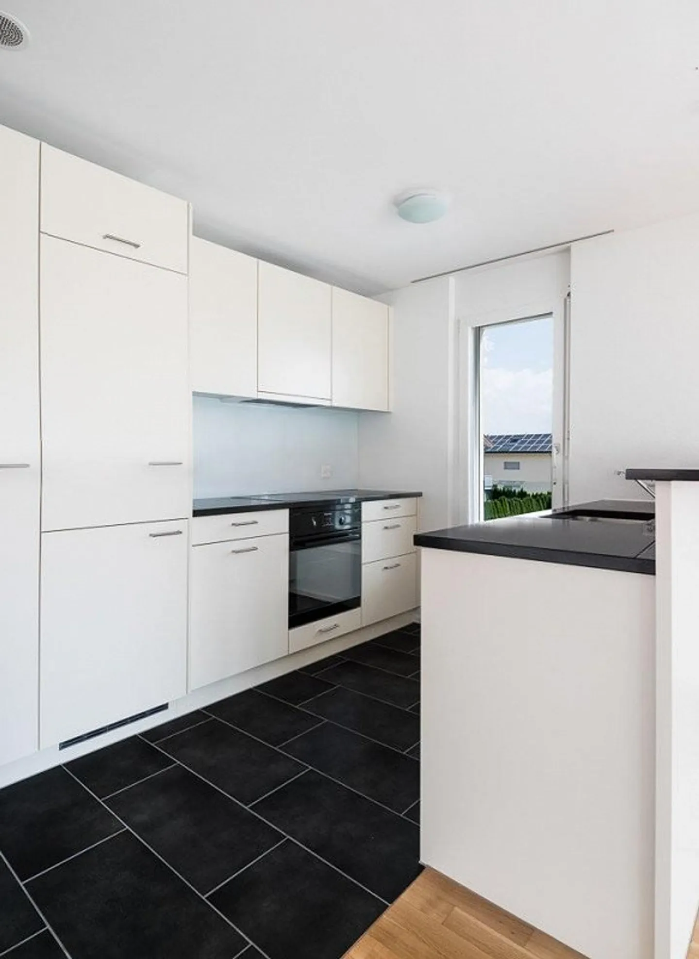 Appartement moderne de 3,5 pièces avec balcon et lave-linge - Photo 5 sur 11