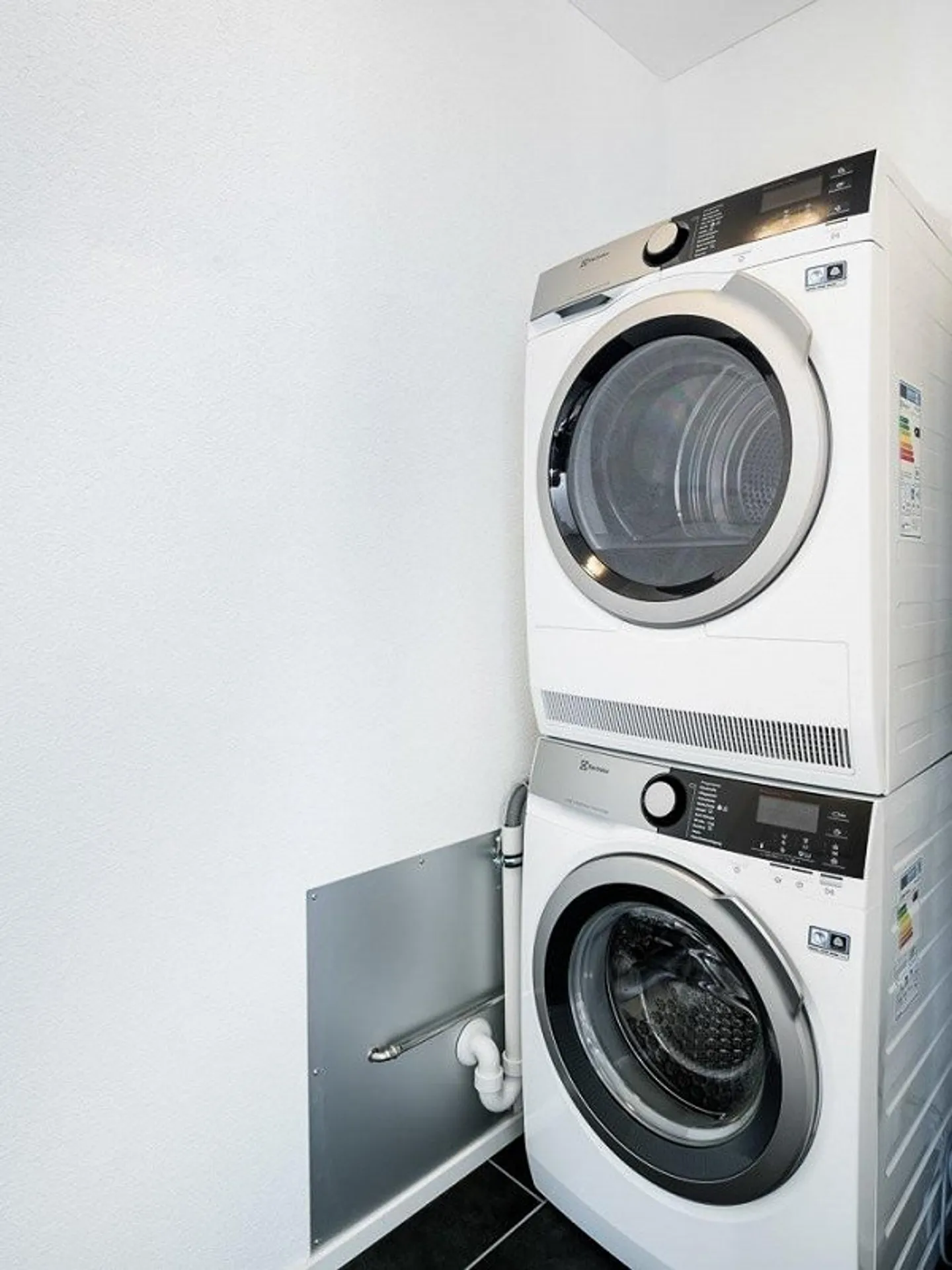 Appartement moderne de 3,5 pièces avec balcon et lave-linge - Photo 10 sur 11