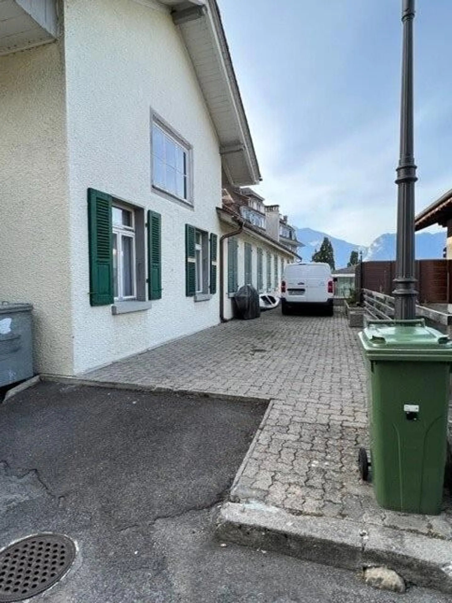 Cozy living by Lake Thun - Photo 2 of 6