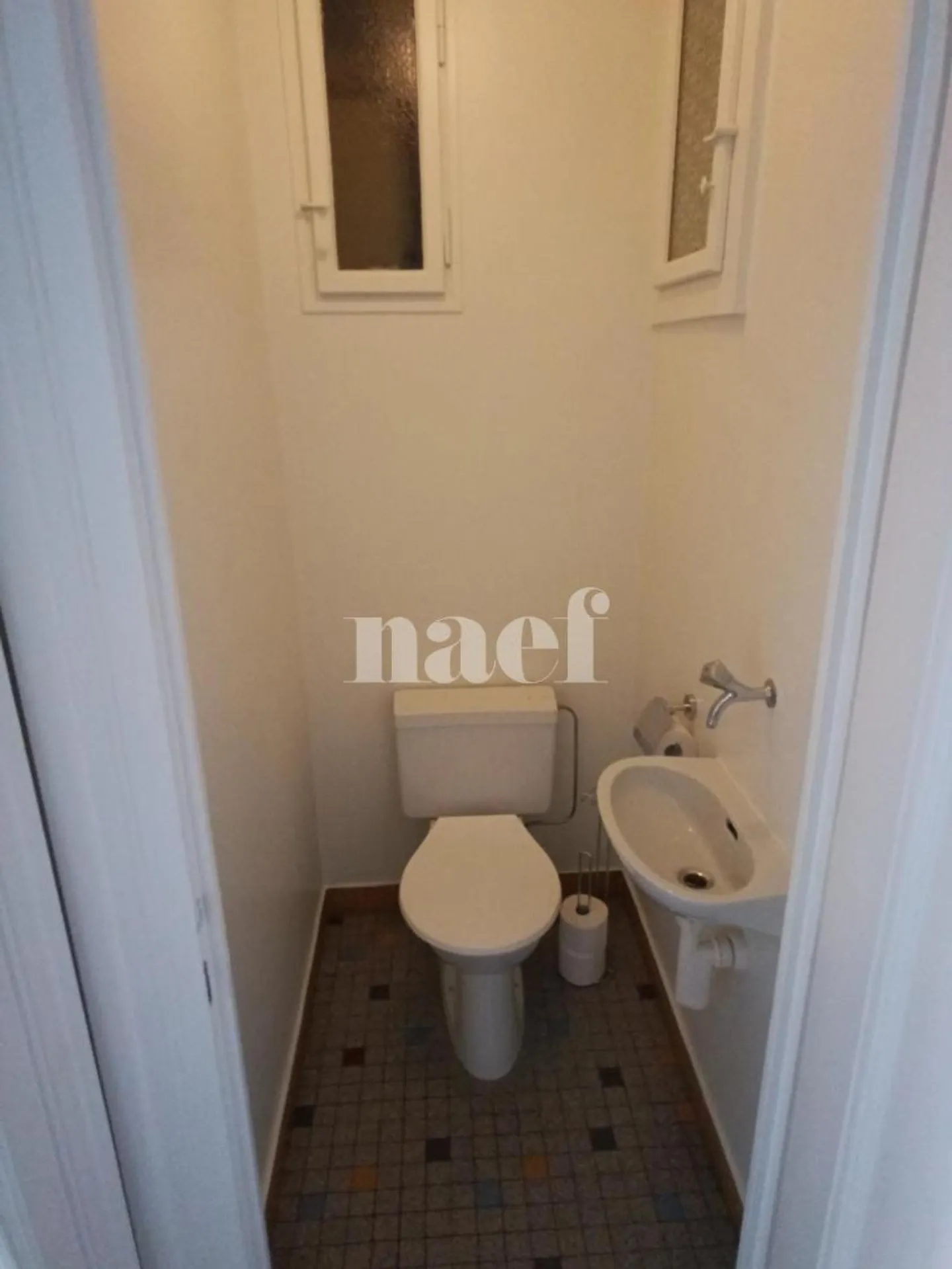 Spacious 3-room apartment with balcony for sale near the lake! - Photo 7 of 8