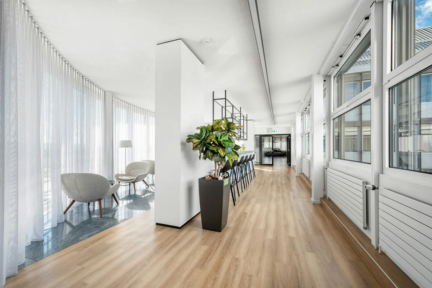 1'000 m² uffici top moderni con vista lago, ristorante... - Foto 5 di 13