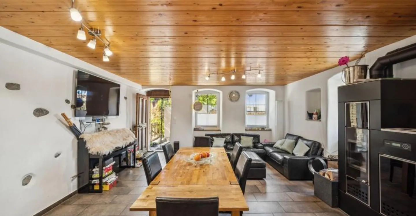 Casa familiare con ampio esterno e terrazza, vicino a Yverdon - Foto 2 di 9