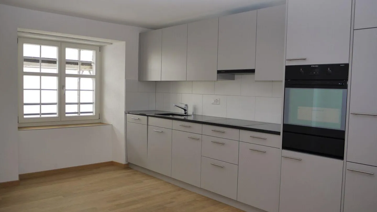 Appartement spacieux et moderne dans la ville de Neunkirch - Photo 4 sur 5