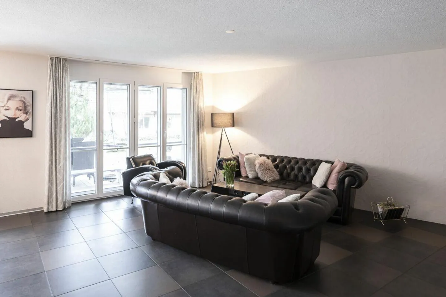 Condominio di 5.5 stanze con posto auto - Foto 2 di 13