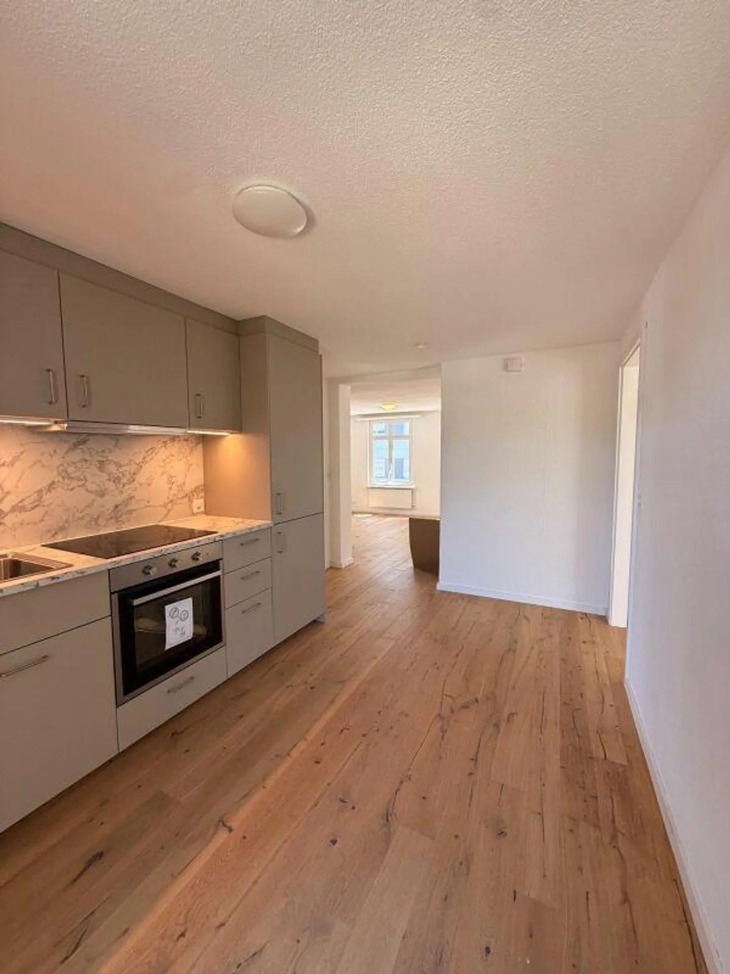 Gemütliche 3.5-Zimmer-Wohnung mit Balkon - Foto 4 von 17