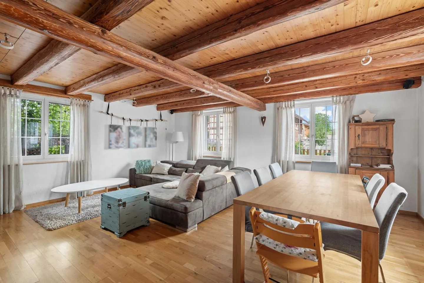 Jewel with Charm and Plenty of Space - Photo 5 of 18
