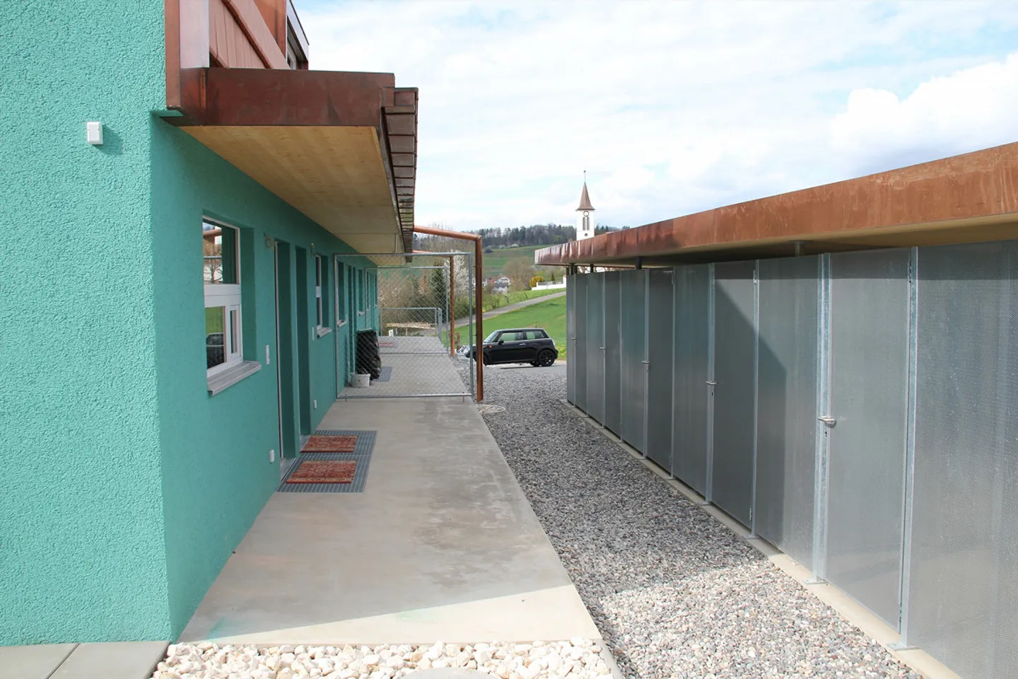 Appartement en rangée de 3 pièces à Arisdorf dans un emplacement ensoleillé et calme - Photo 2 sur 9