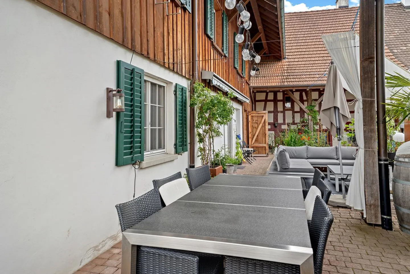 Jewel with Charm and Plenty of Space - Photo 7 of 18