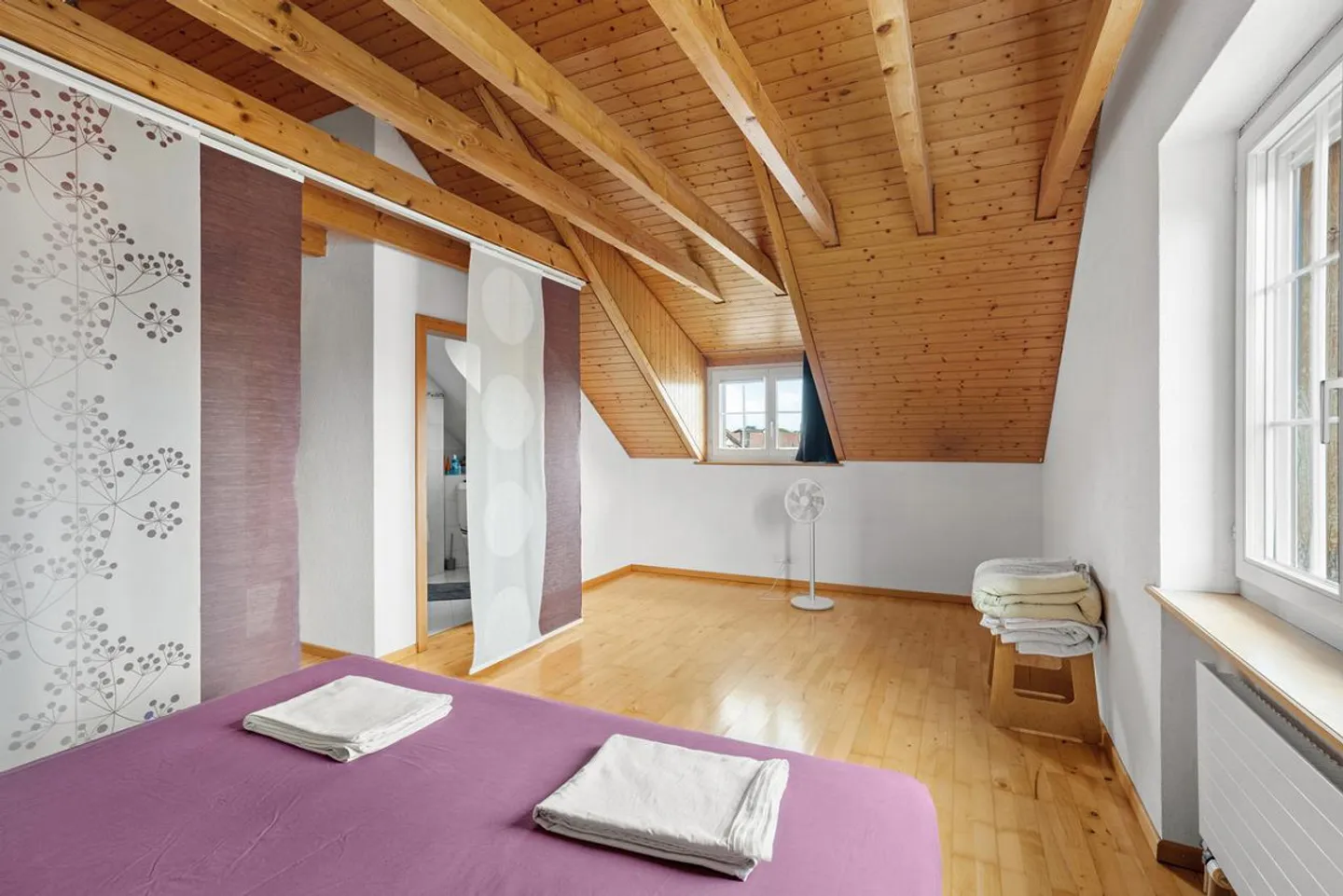 Jewel with Charm and Plenty of Space - Photo 8 of 18