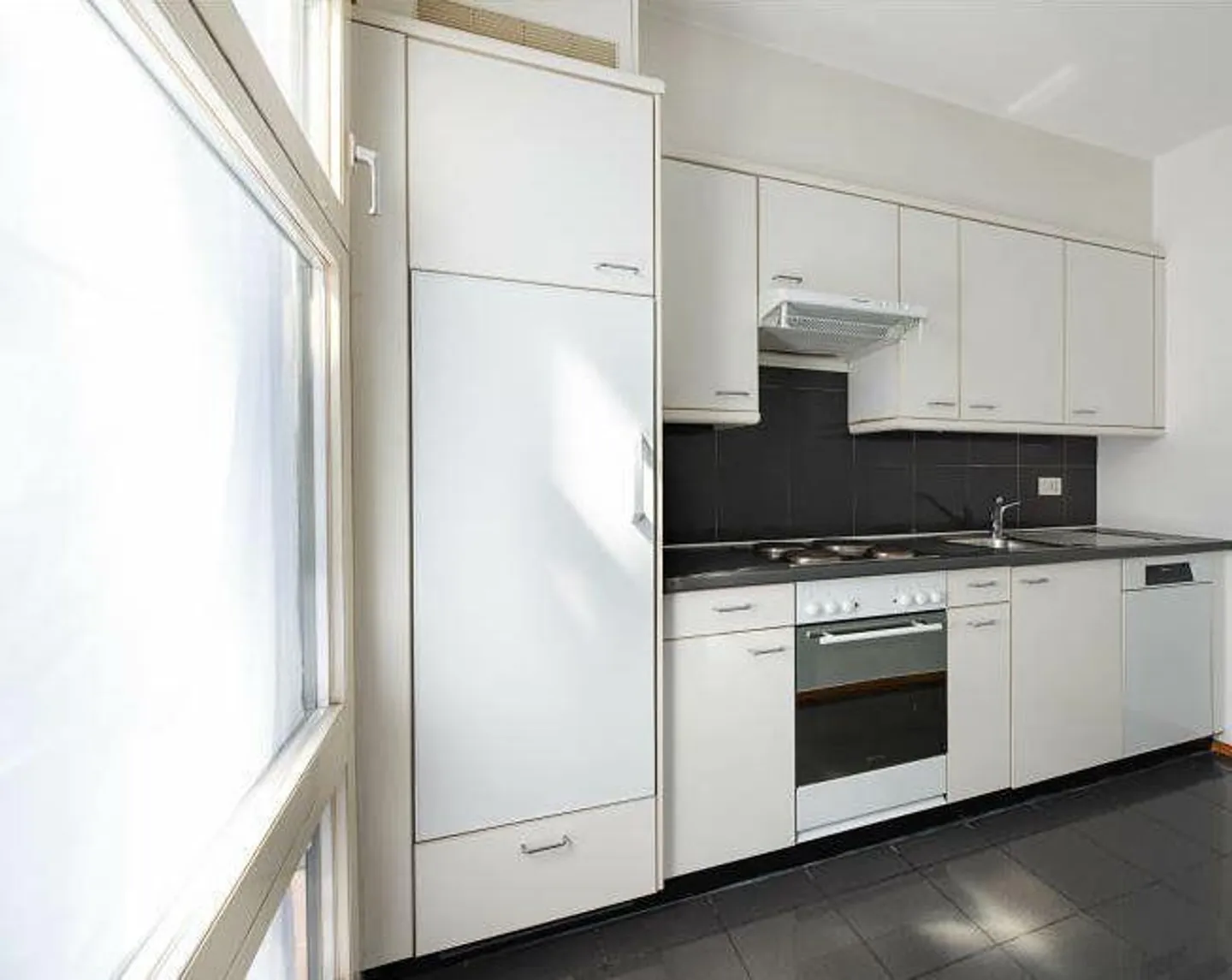 3.5 rooms in a central location - Photo 6 of 10