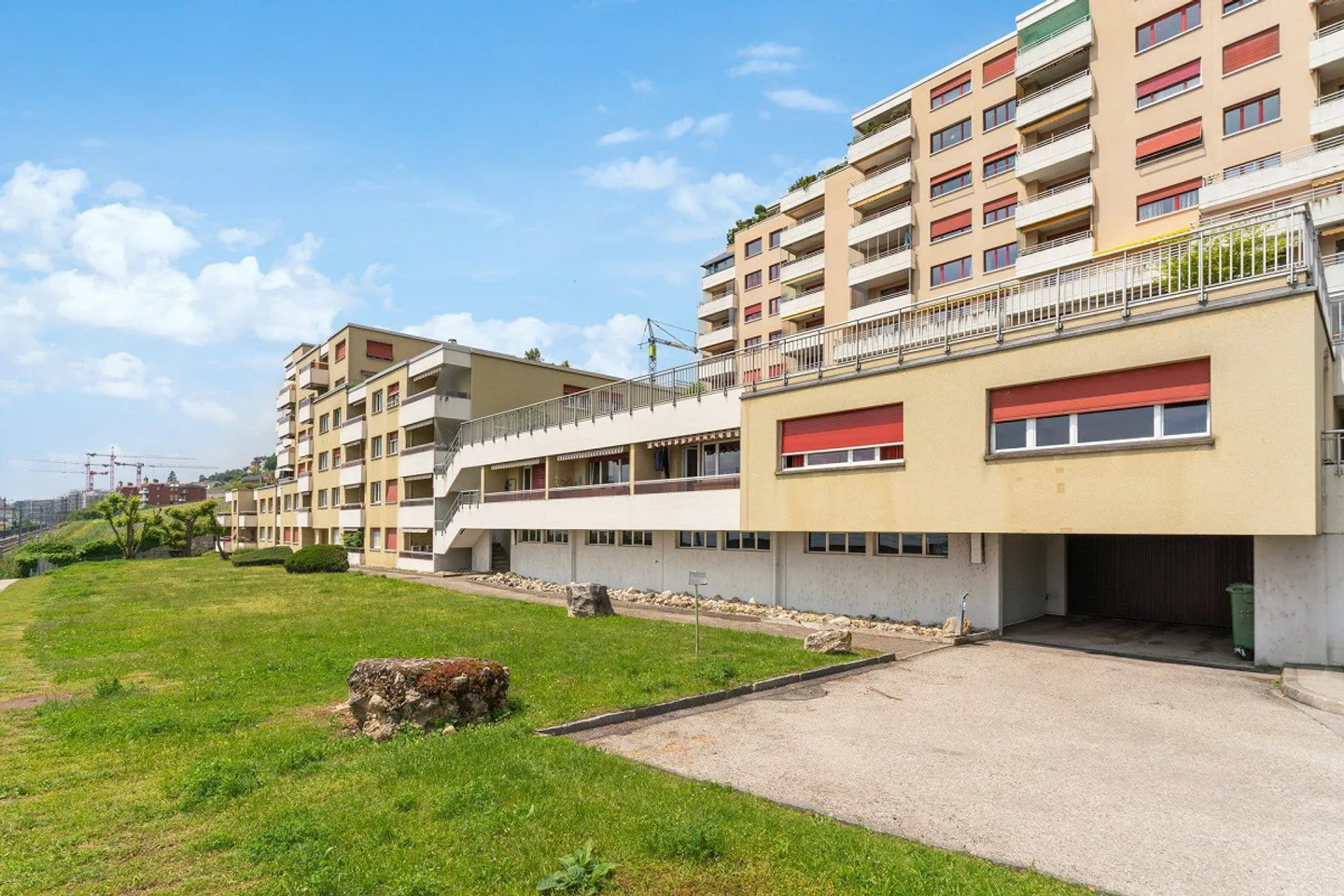 Appartement spacieux avec balcon - Photo 2 sur 5