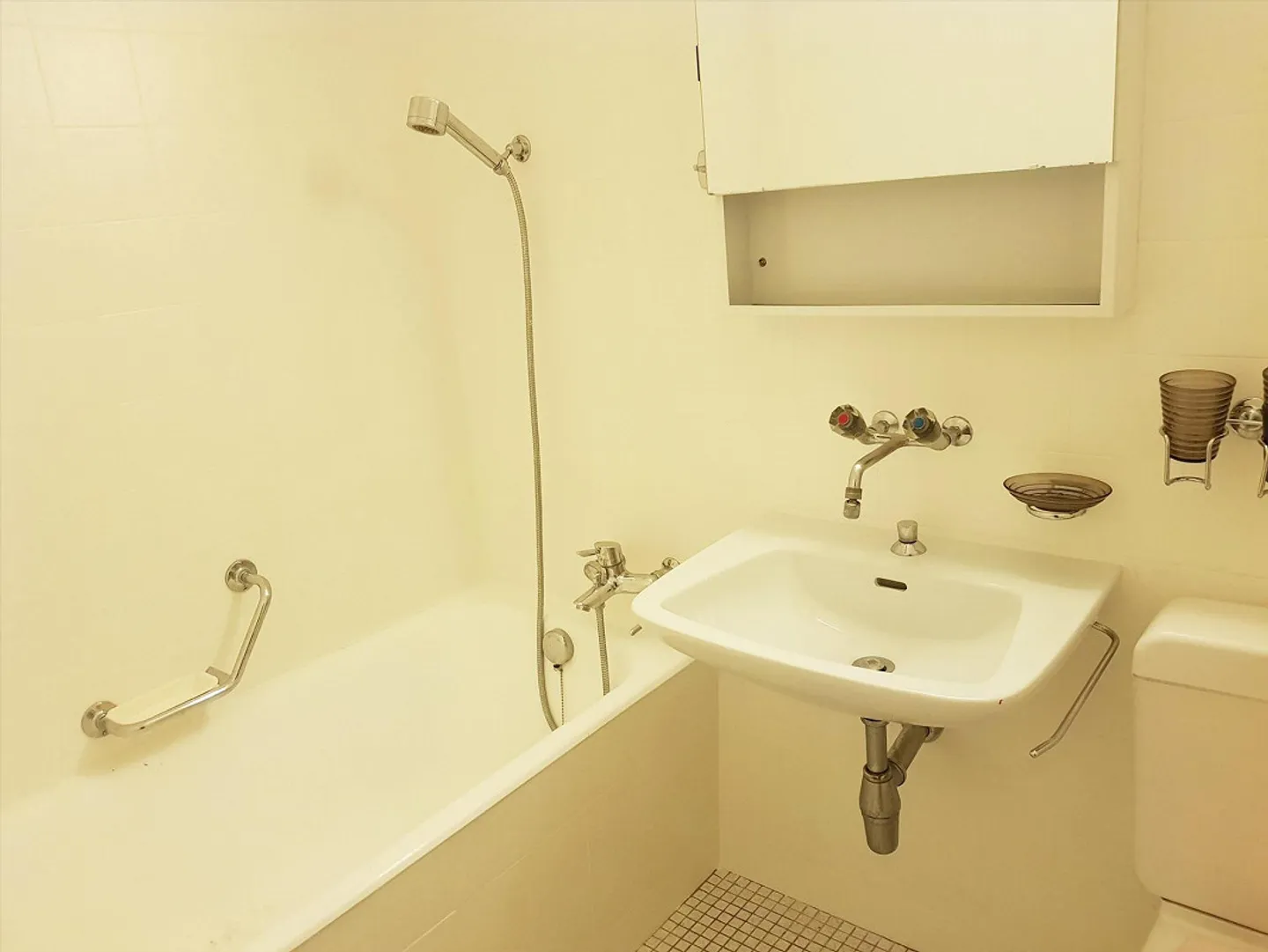Appartement spacieux avec balcon - Photo 5 sur 5