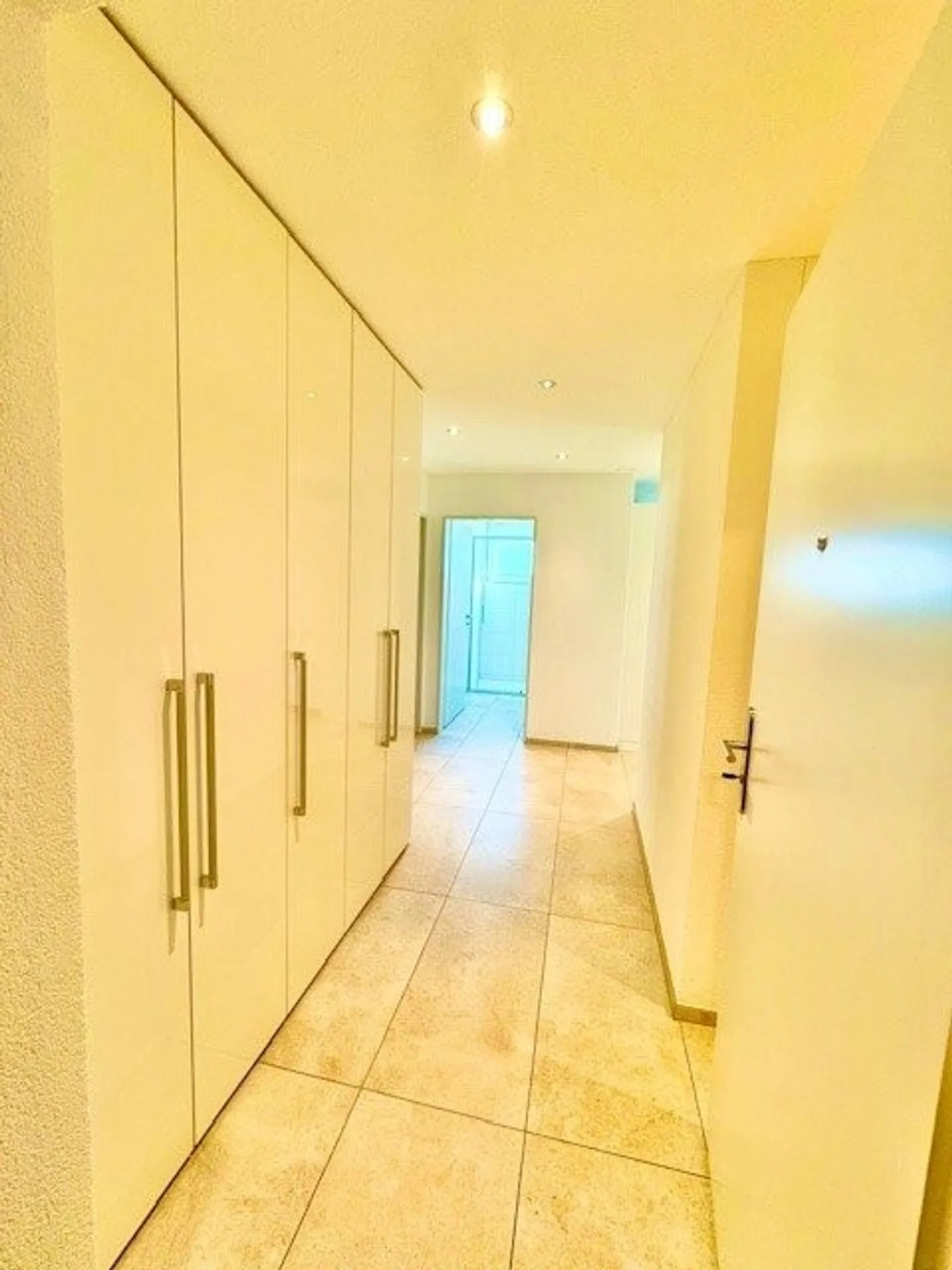 Modern apartment in a quiet location - Photo 8 of 10