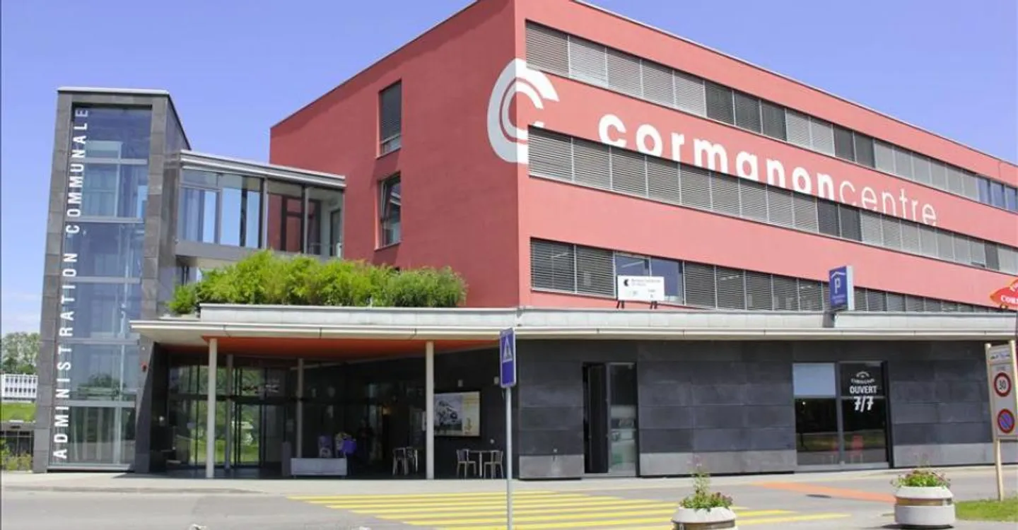 Spazio commerciale di 55 m² Passaggio strategico al Centro Cormanon - Foto 1 di 4