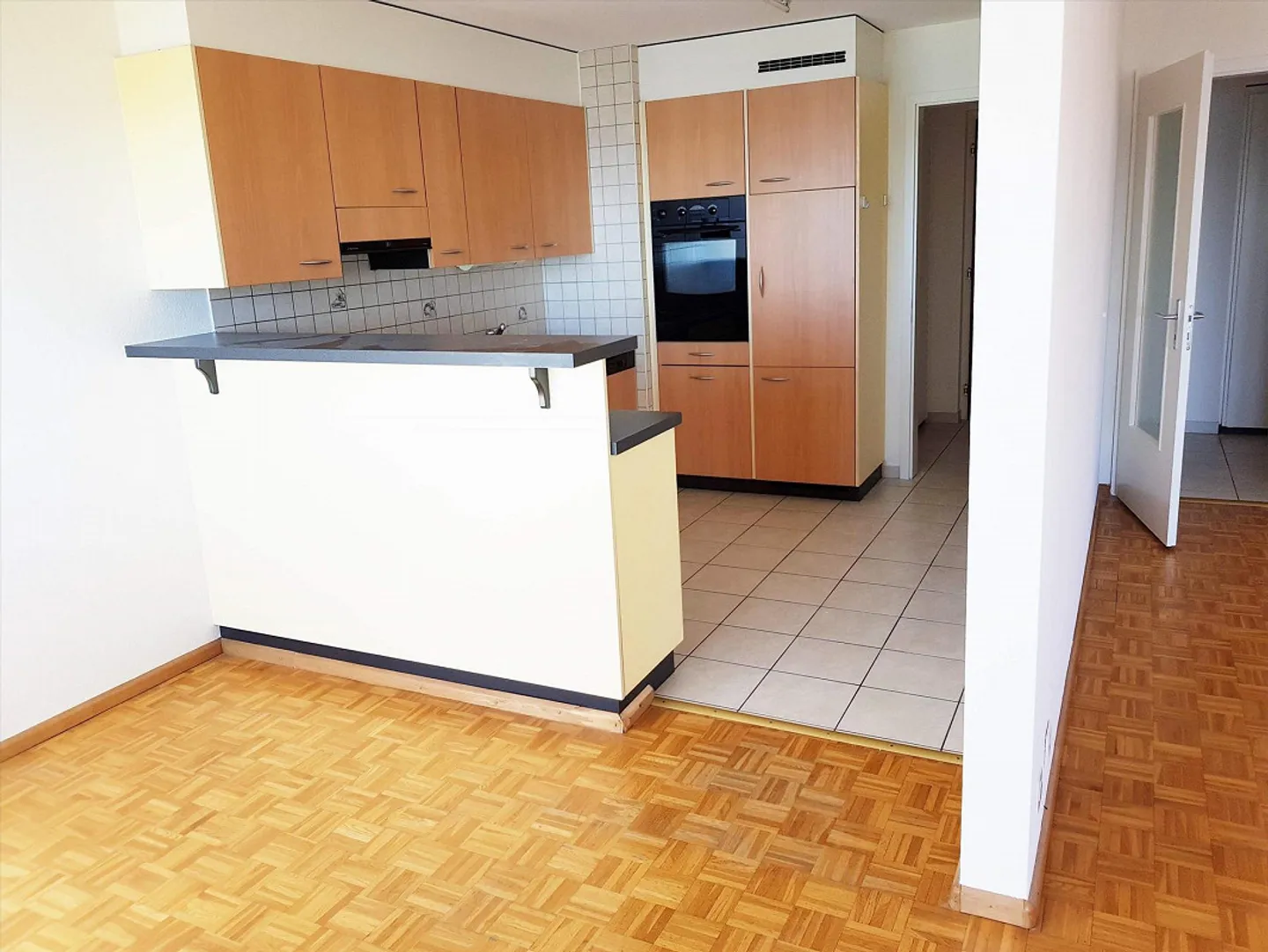 Appartement spacieux avec balcon - Photo 4 sur 5