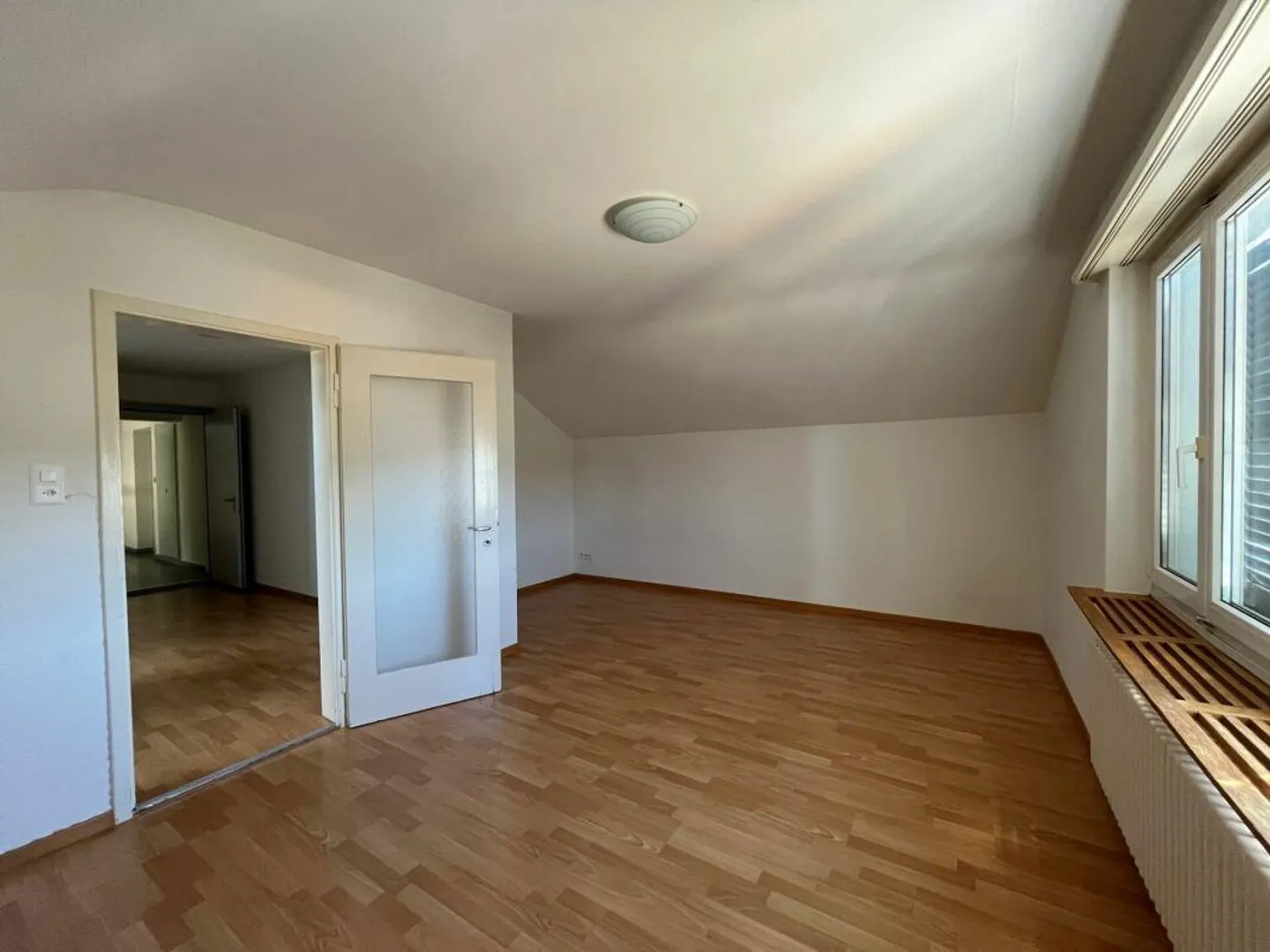 Appartement simple moderne à Dübendorf - Photo 1 sur 8