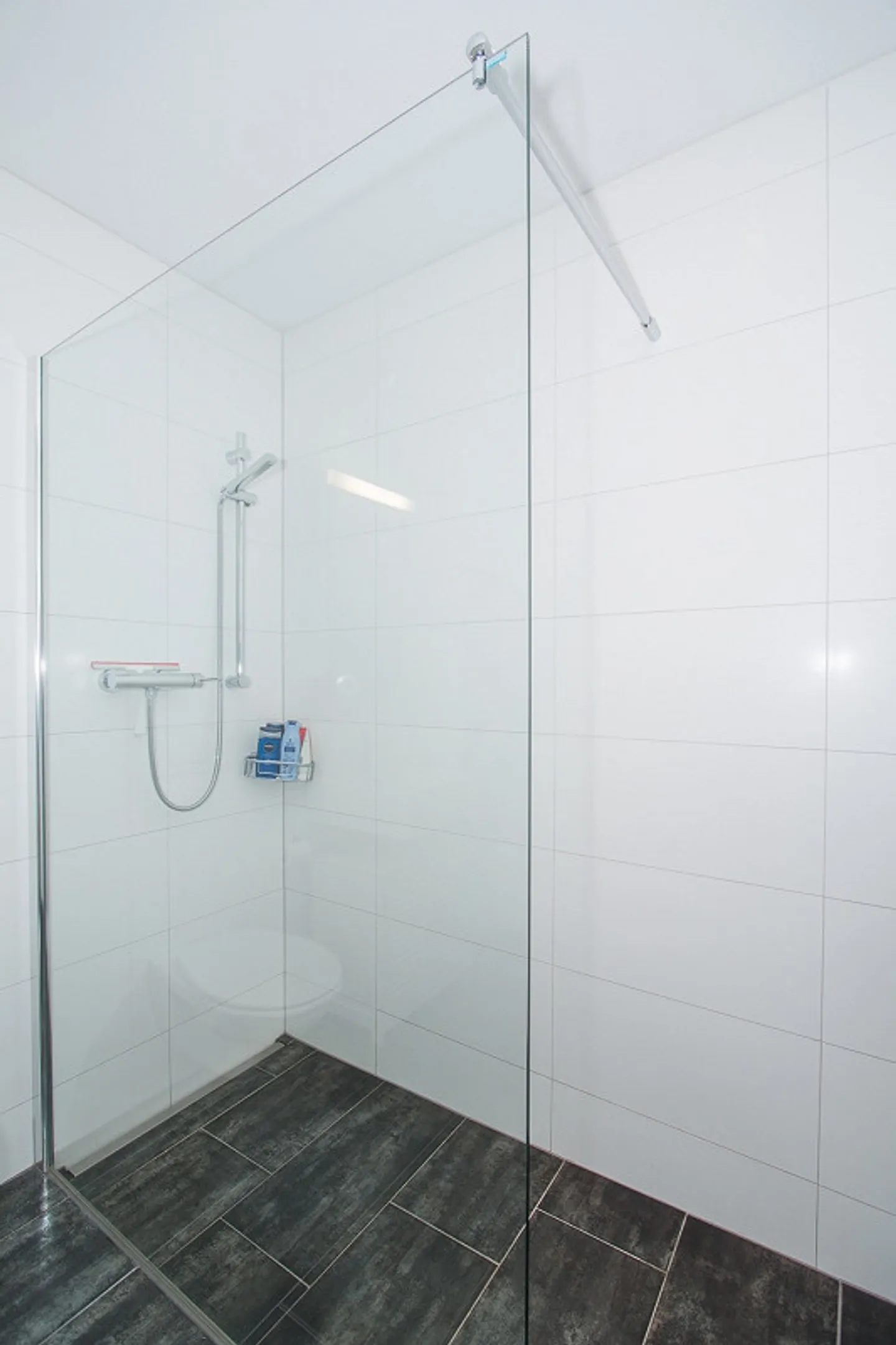 Modern, spacious 2½-room apartment in a quiet location - Photo 5 of 8