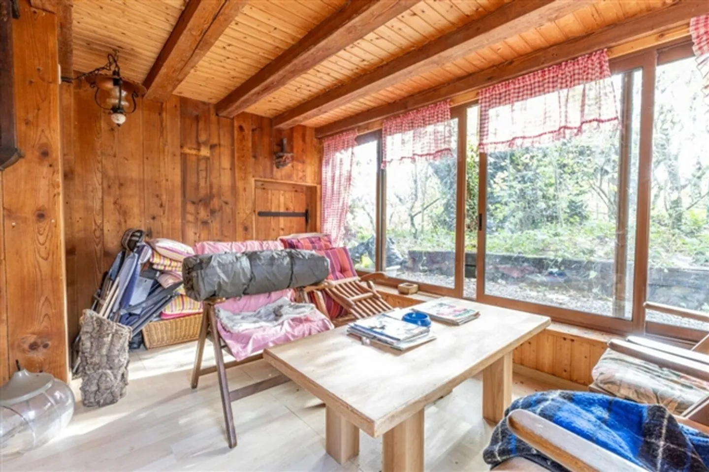 «Freistehendes 7.5-Zimmer-Bauernhaus mit grosser Scheune, Garage und herrlichem Weitblick über die Felder» - Foto 19 von 20