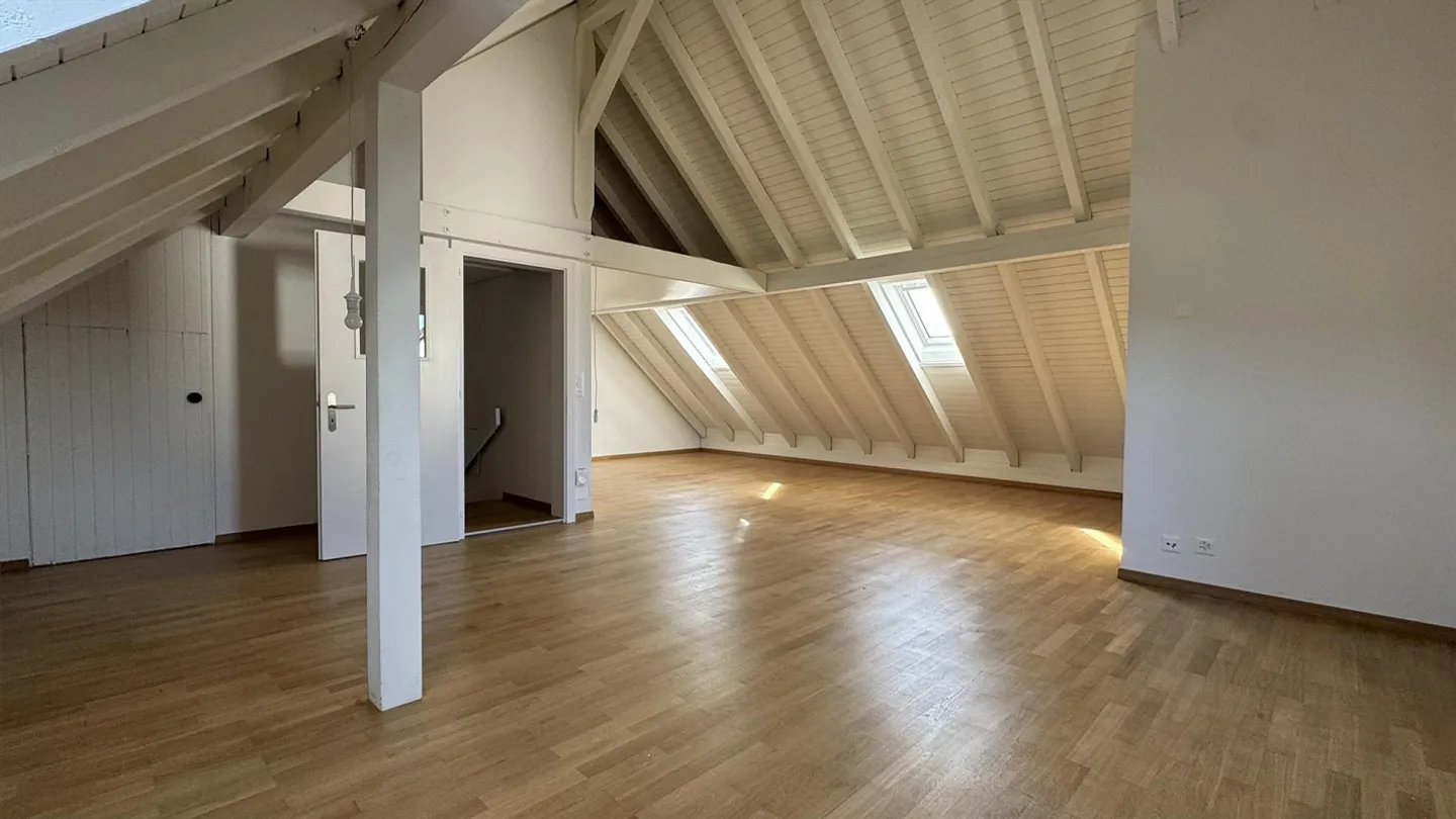Spaziosa casa familiare bifamiliare di 6,5 stanze - Foto 5 di 11