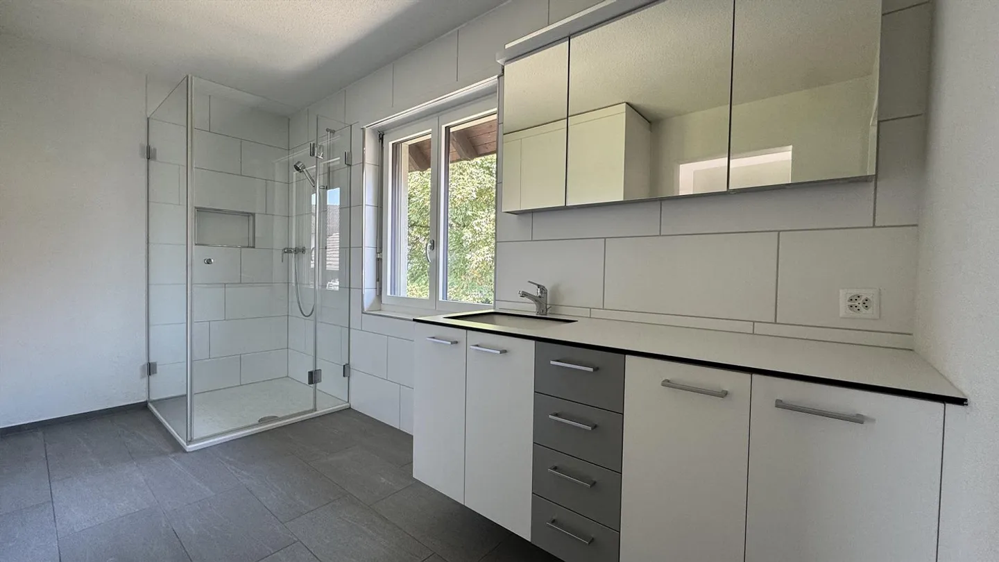 Spaziosa casa familiare bifamiliare di 6,5 stanze - Foto 6 di 11