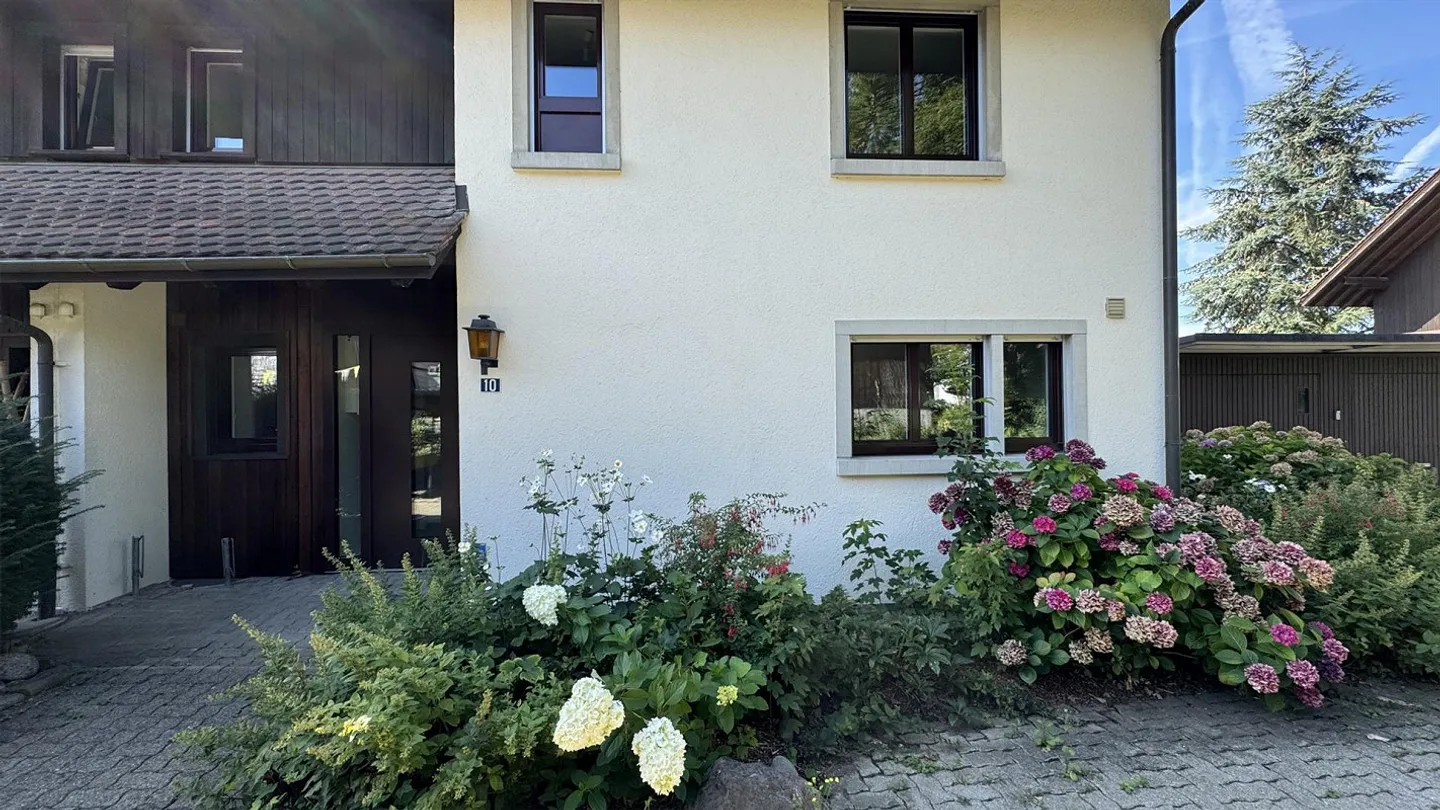 Spaziosa casa familiare bifamiliare di 6,5 stanze - Foto 10 di 11