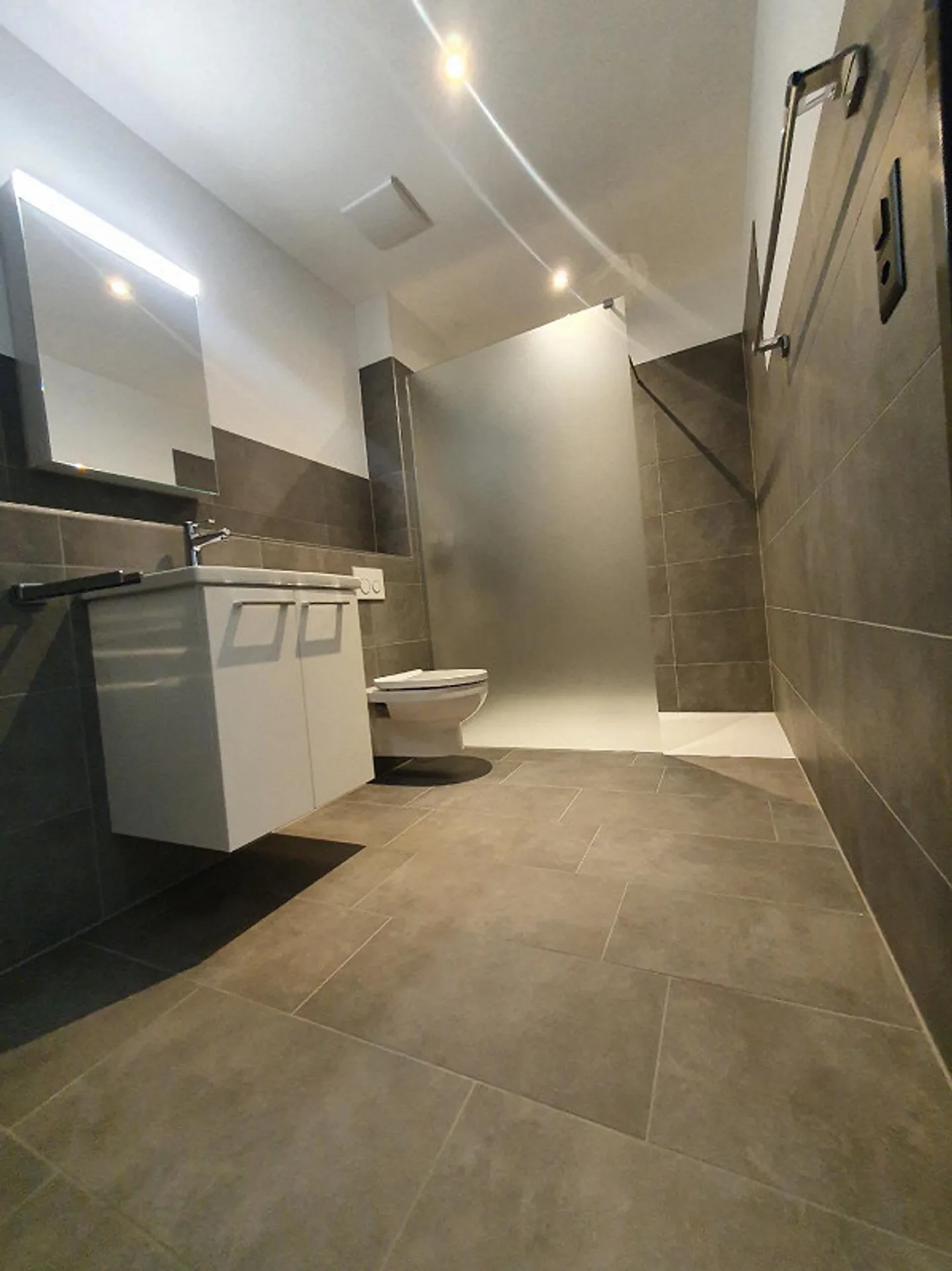 Very large 4.5 room apartment 148 m2 for rent, built in 2022 - Photo 9 of 17