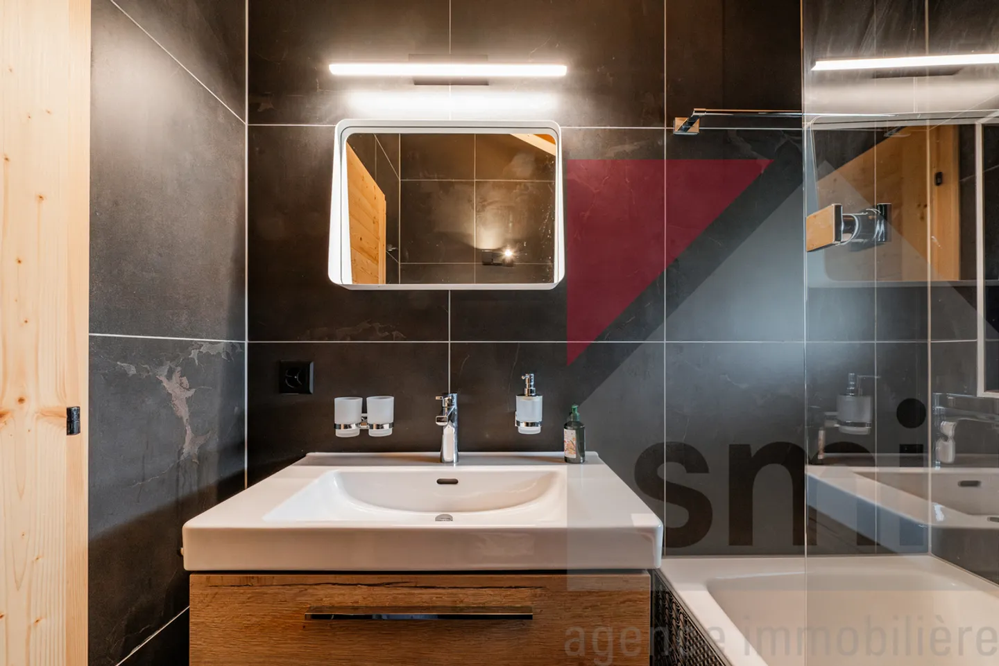 The Charm of the Forest, the Demands of Modernity in Châtel-sur-Montsalvens - Photo 15 of 20