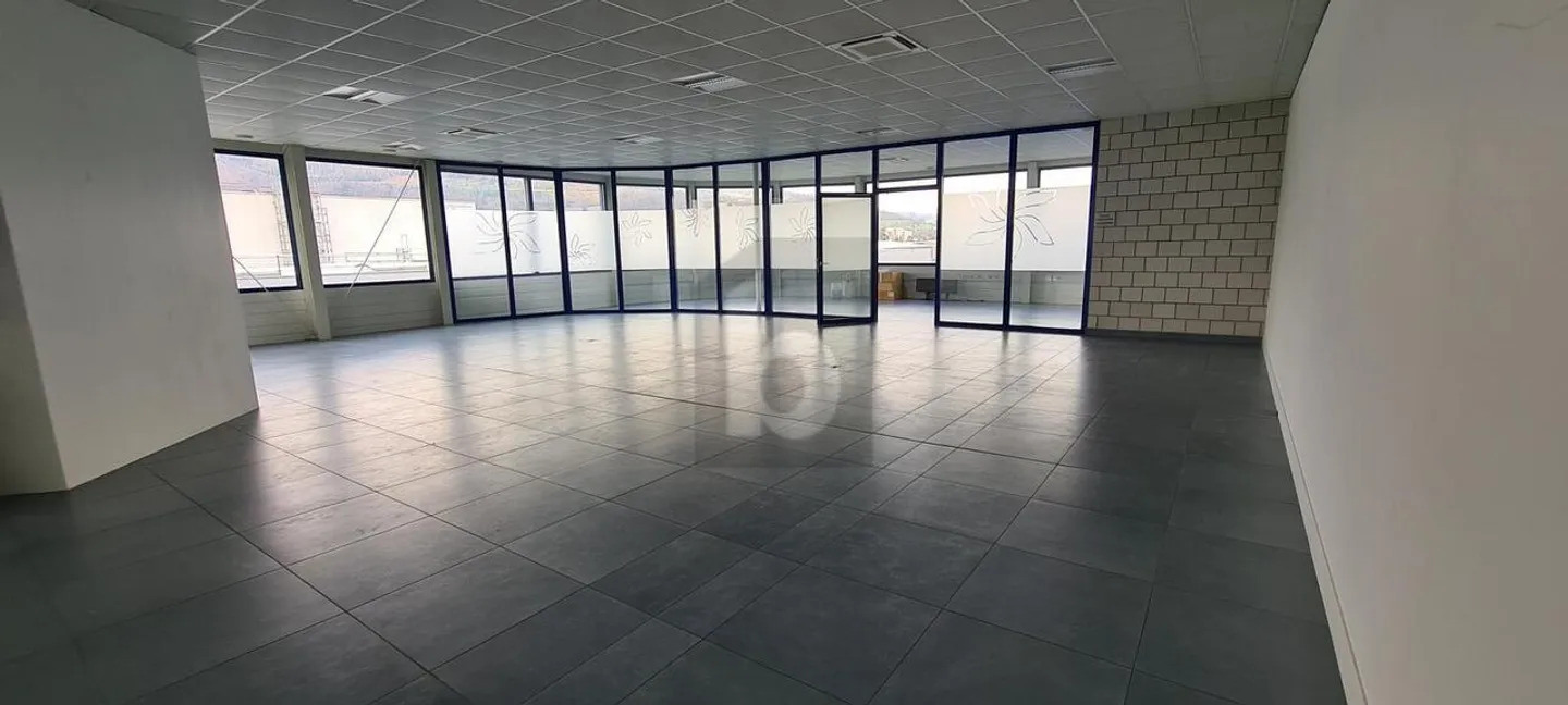 IDEAL FÜR BÜRO ODER GEWERBLICHE TÄTIGKEIT - Foto 2 von 5