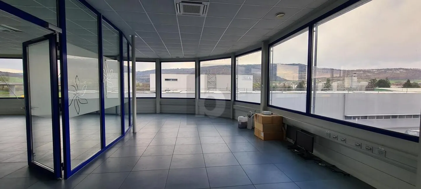IDEAL FÜR BÜRO ODER GEWERBLICHE TÄTIGKEIT - Foto 3 von 5
