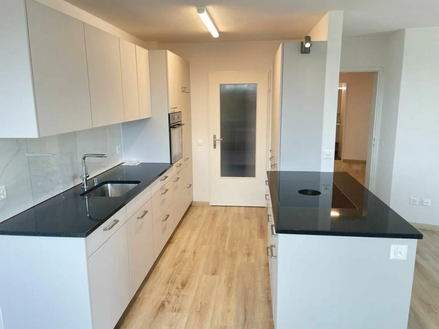 Renovated 3.5 Room Apartment in Herblingen - Photo 4 of 11