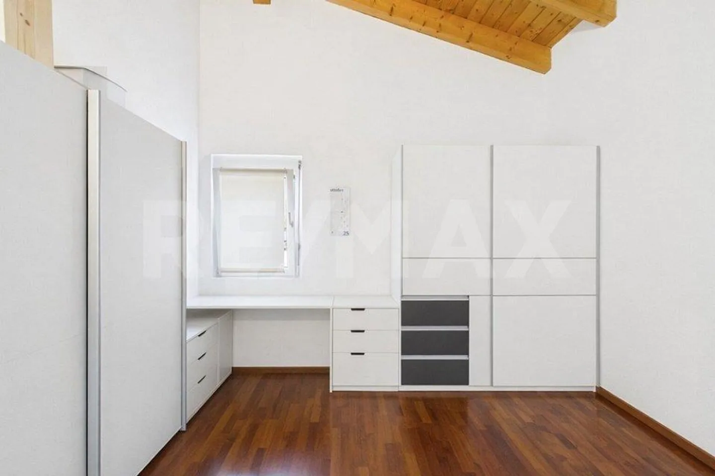 3½ Zimmer Wohnung im ersten Stock mit Studio - Foto 8 von 13