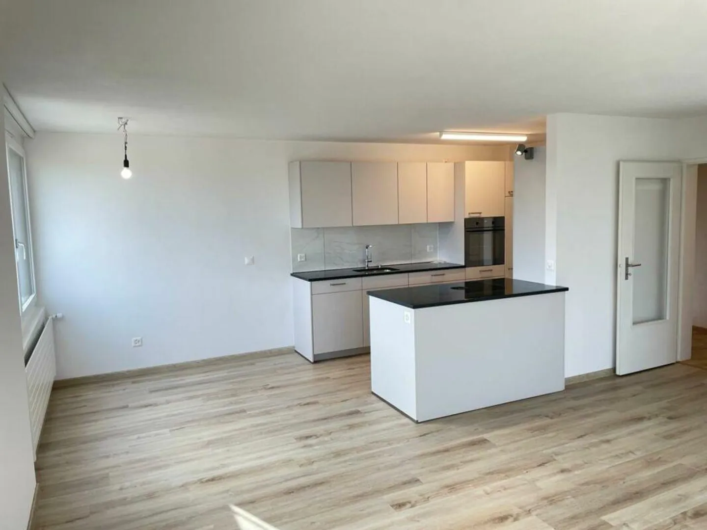 Renovated 3.5 Room Apartment in Herblingen - Photo 5 of 11