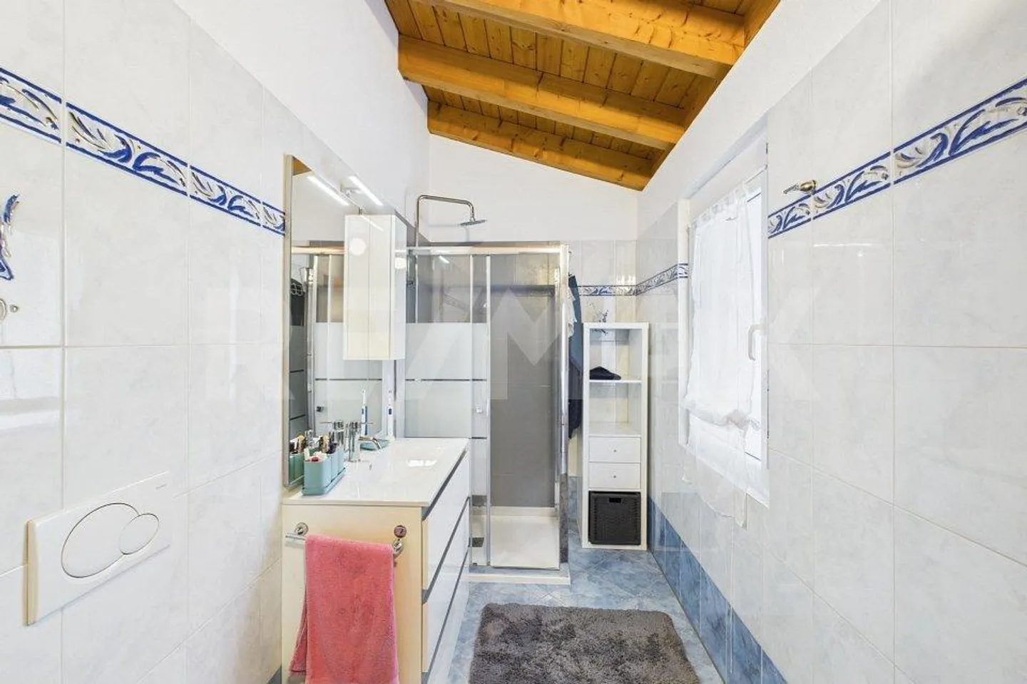 3½ Zimmer Wohnung im ersten Stock mit Studio - Foto 13 von 13