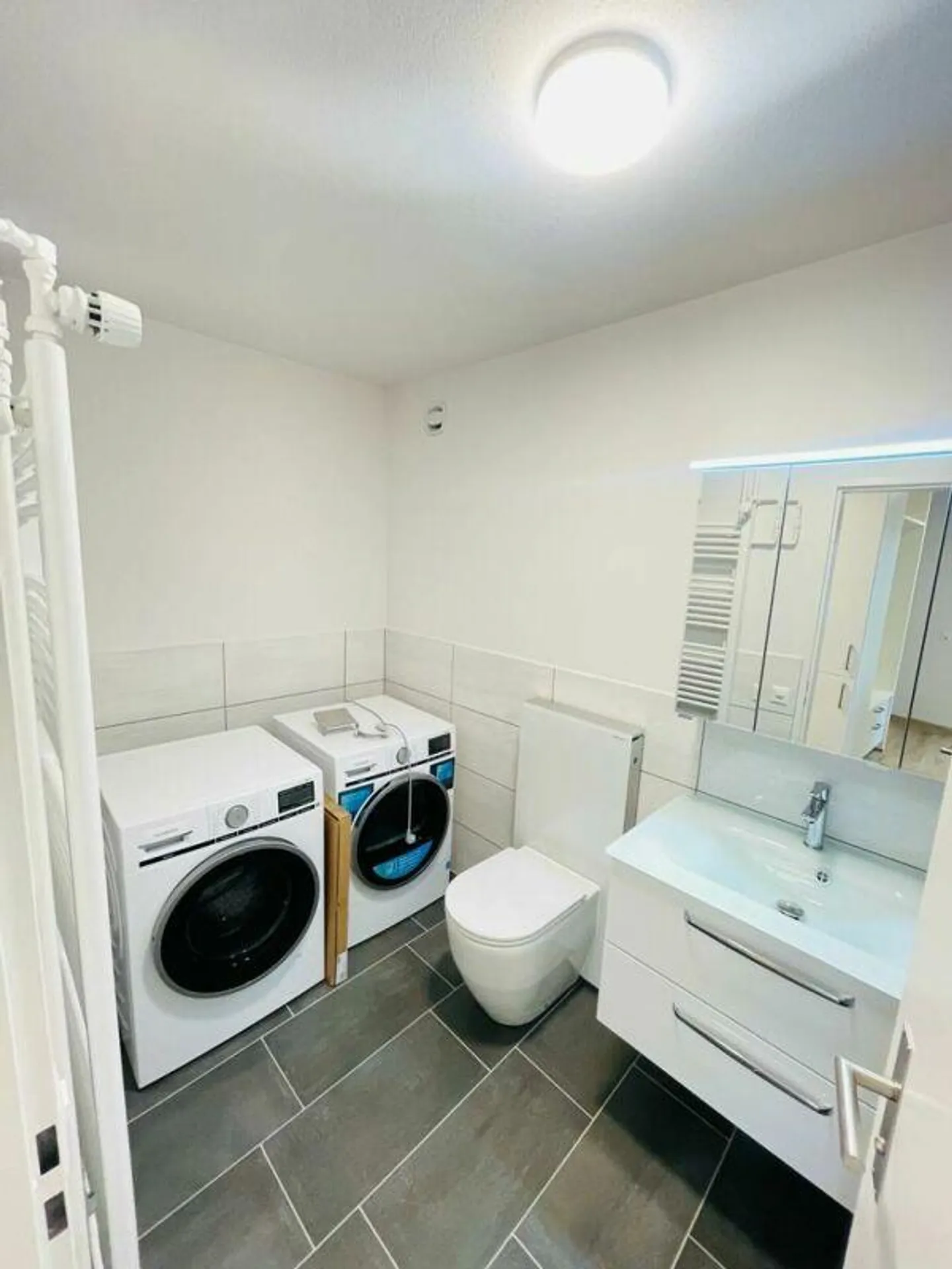 Renovated 3.5 Room Apartment in Herblingen - Photo 7 of 11