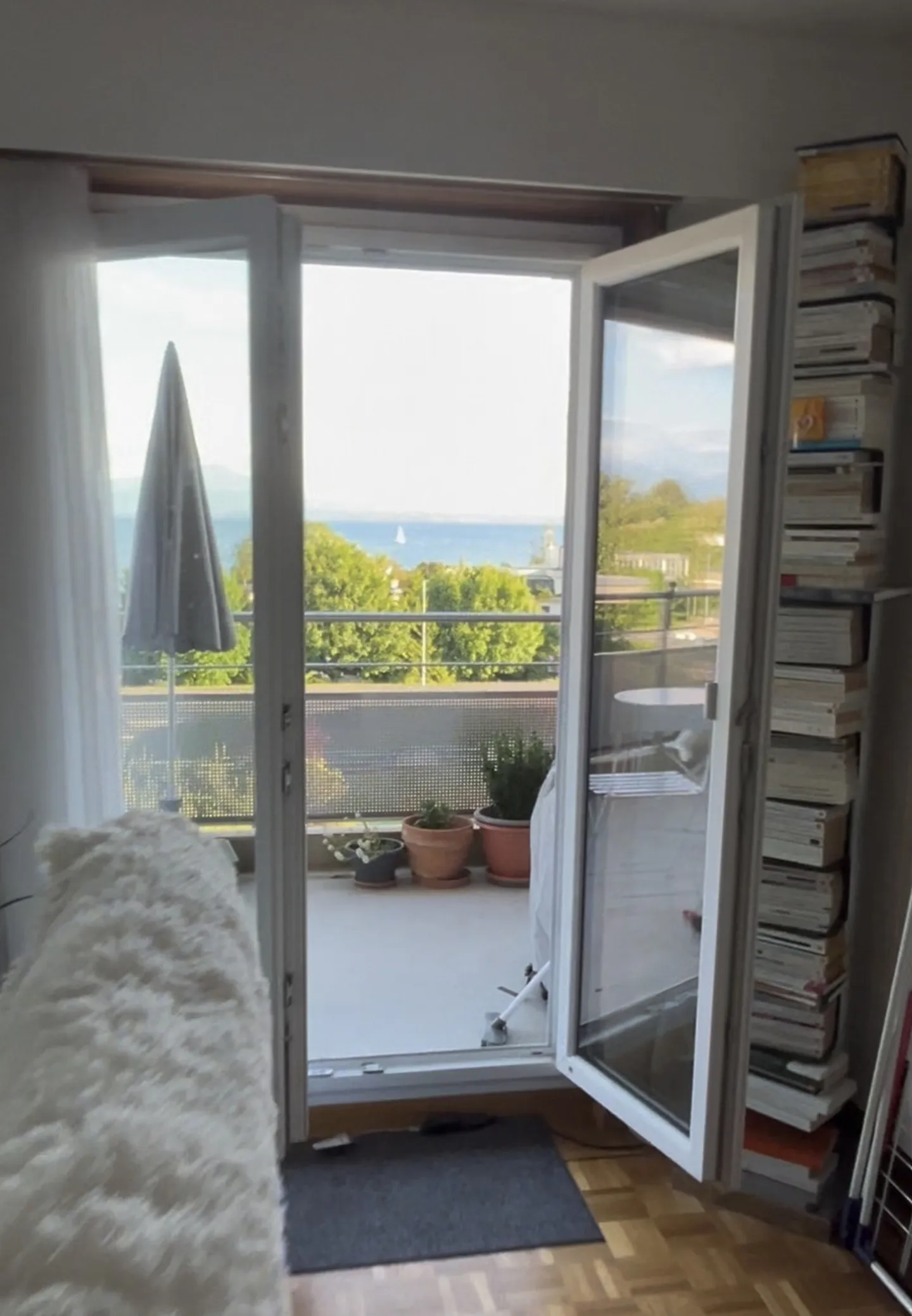 Chambre à Louer avec Vue sur le Lac - Photo 3 sur 8