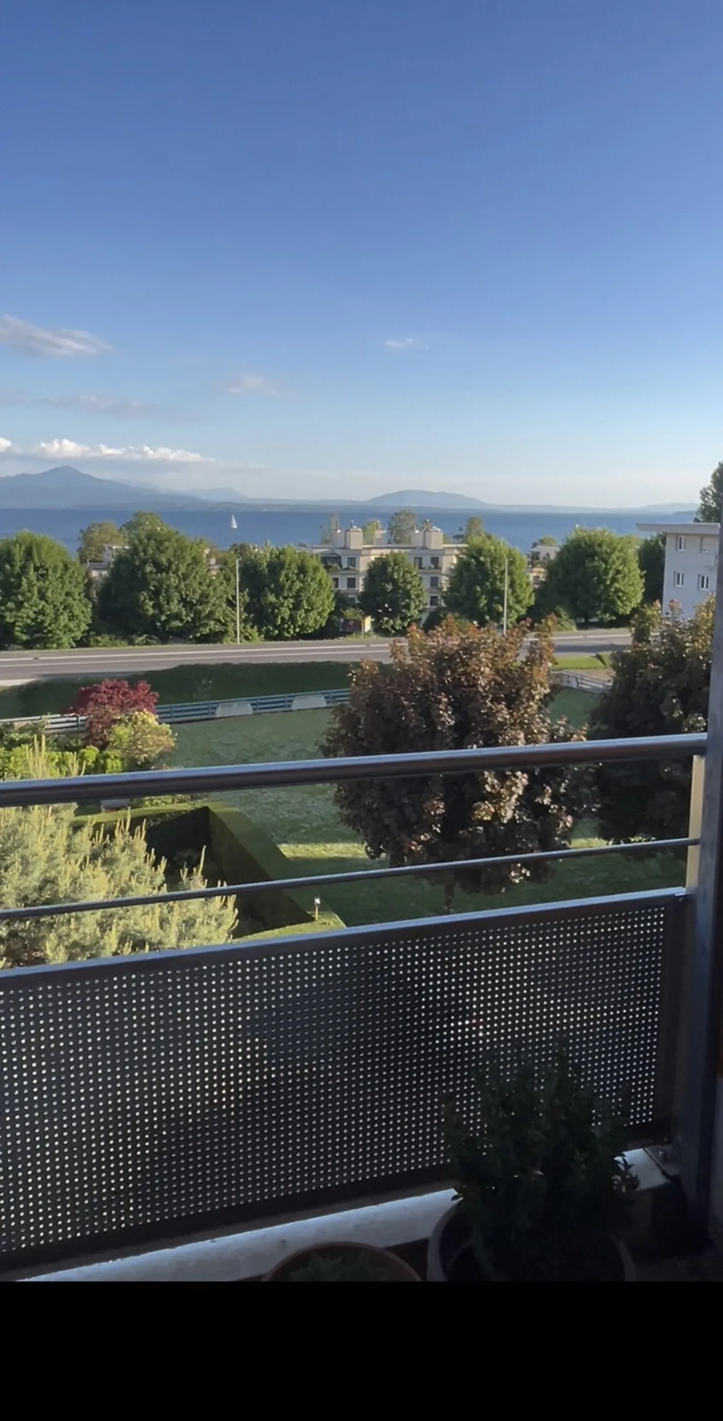 Chambre à Louer avec Vue sur le Lac - Photo 4 sur 8