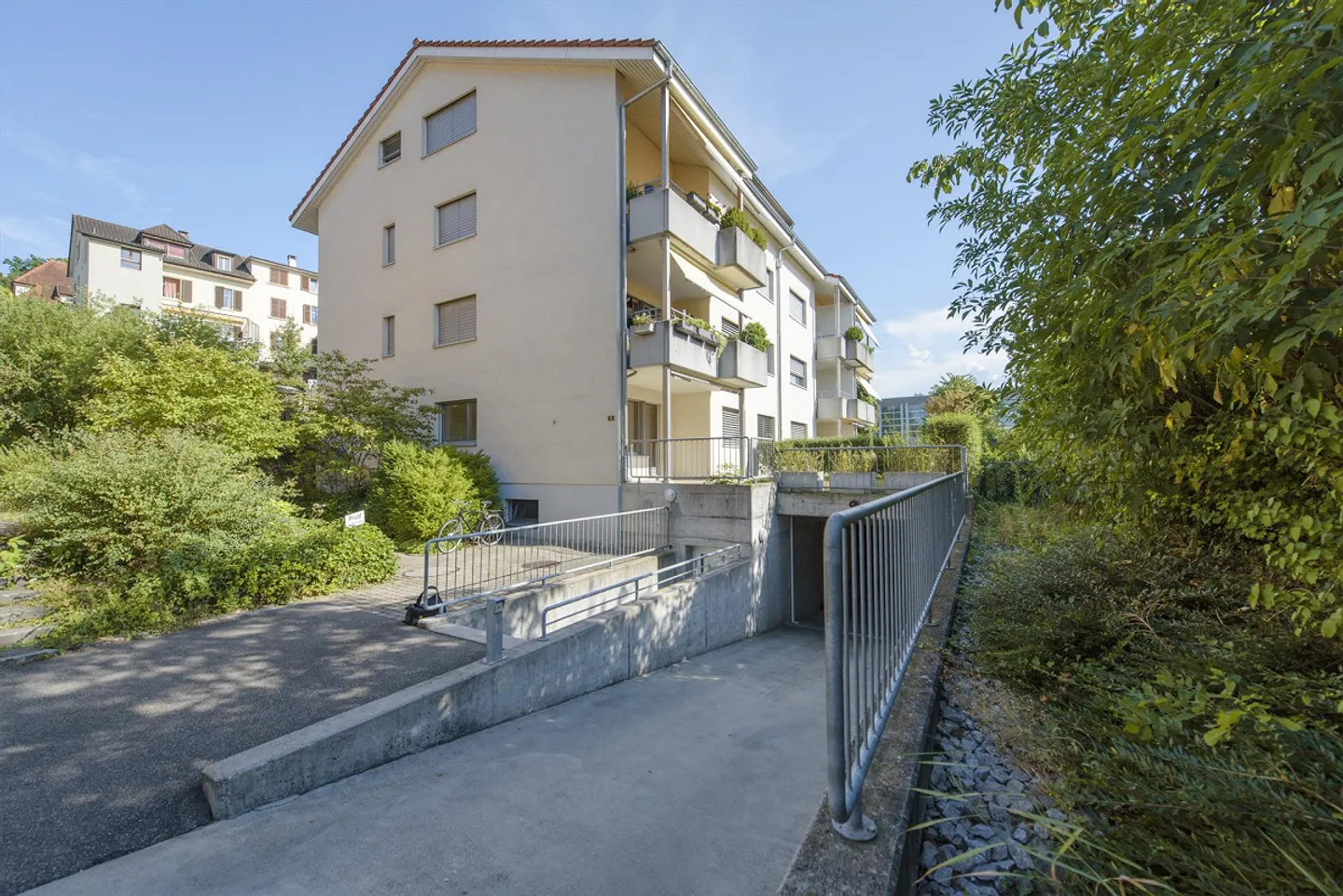 Luminoso appartamento di 4,5 stanze con balcone, potrebbe essere la tua nuova casa! - Foto 1 di 8