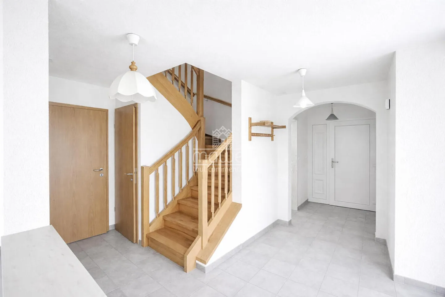 Bright family villa with garden in a quiet residential area - Photo 2 of 13