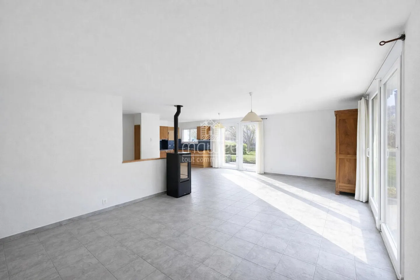 Bright family villa with garden in a quiet residential area - Photo 1 of 13