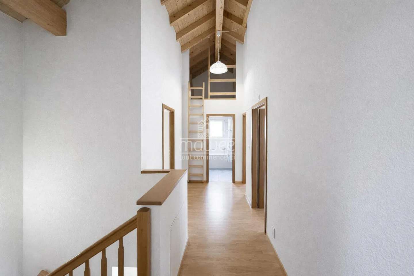 Bright family villa with garden in a quiet residential area - Photo 4 of 13