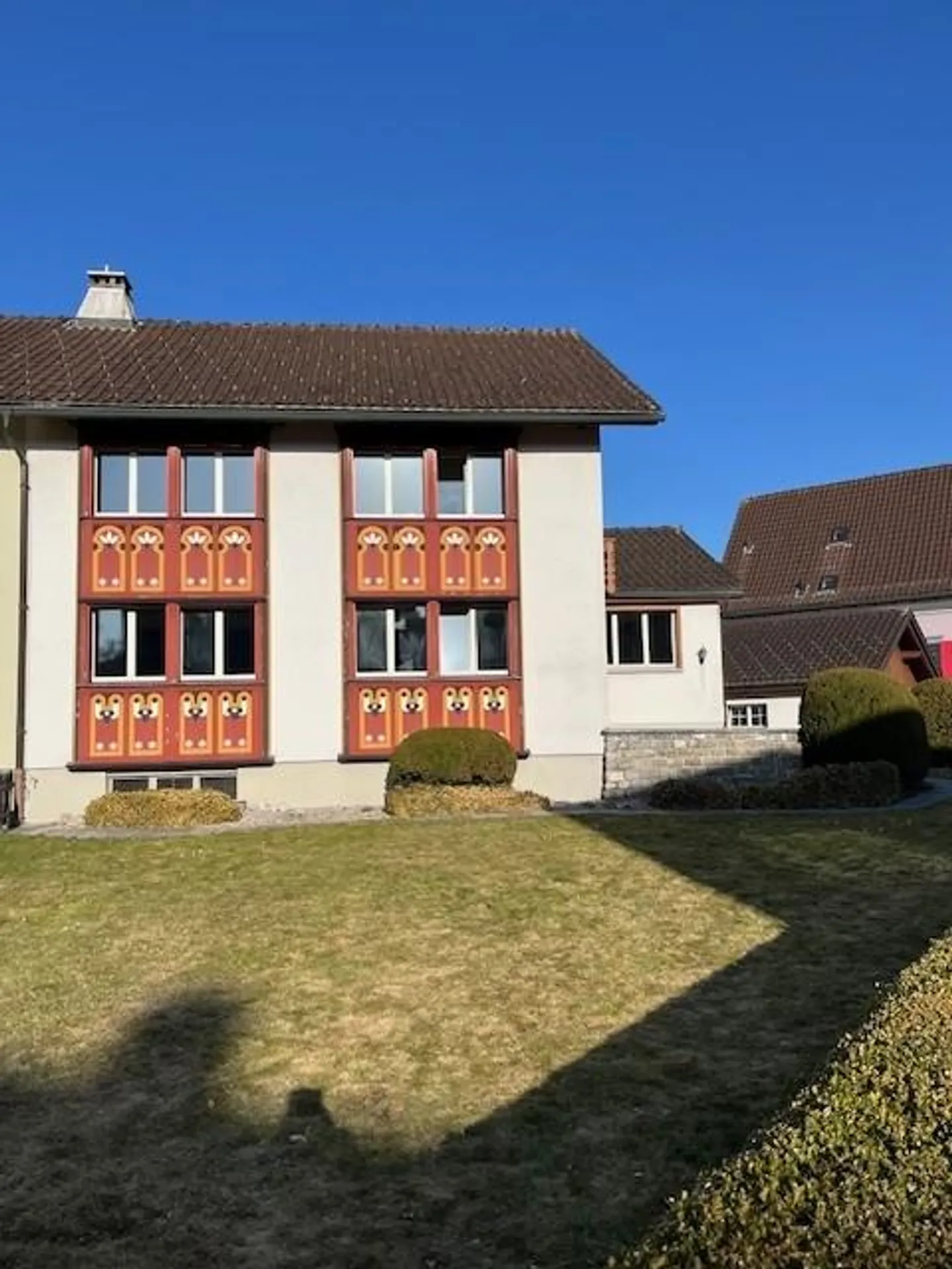 Maison résidentielle centrale avec du style - Photo 1 sur 30