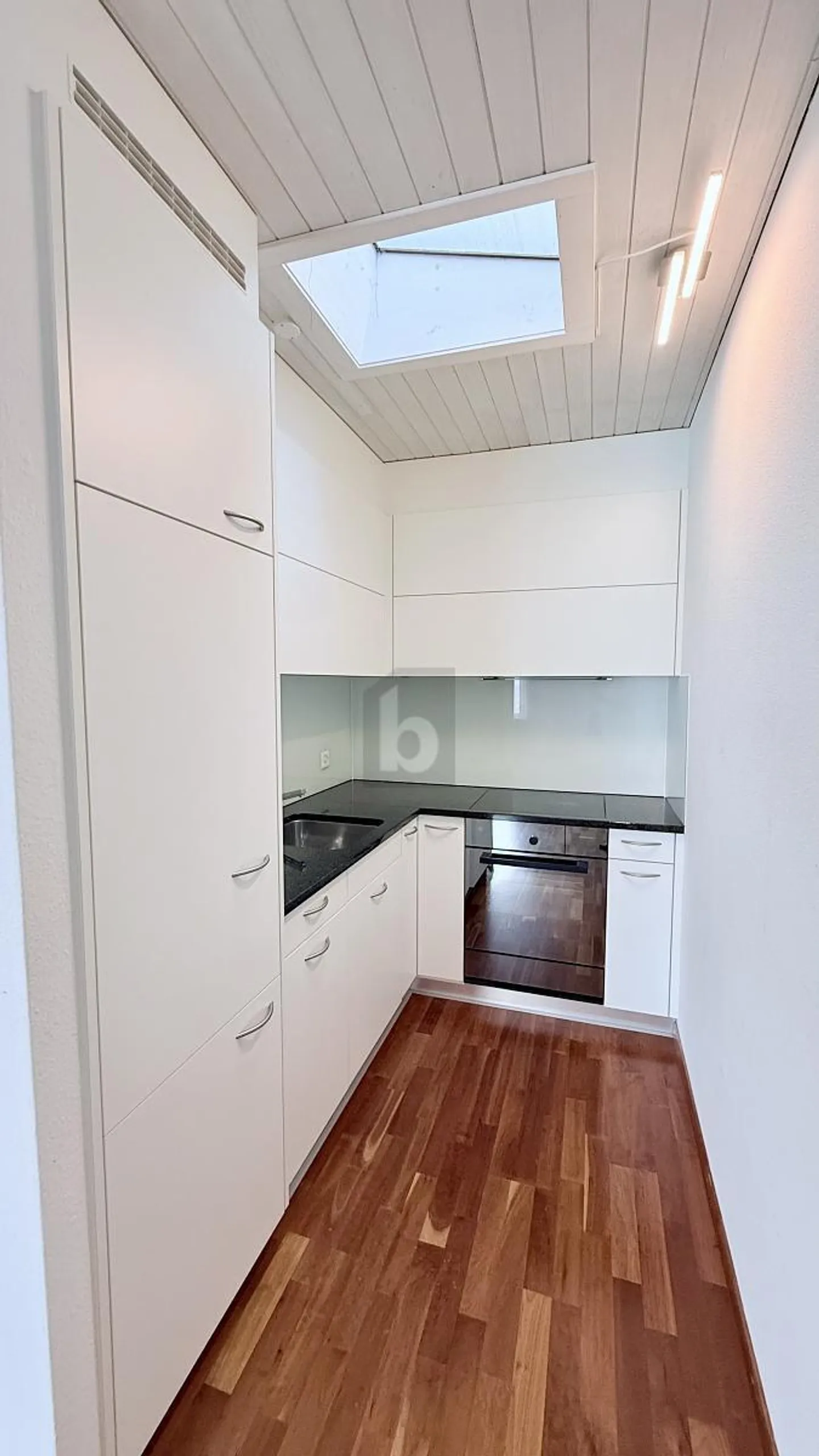 Charmante Dachgeschosswohnung in Burgdorf - Foto 3 von 6
