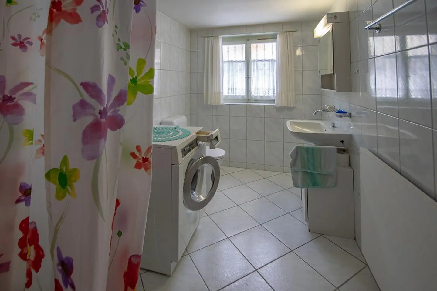 Spacious apartment with workshop at an amazing price! - Photo 4 of 9