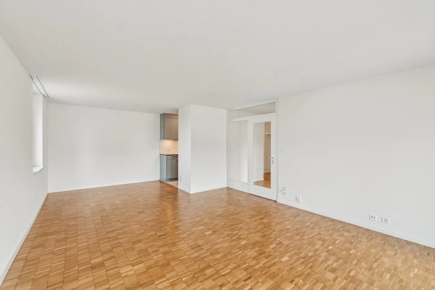 Appartement 4.5 pièces fraîchement rénové dans le meilleur emplacement à Pratteln - Photo 3 sur 11
