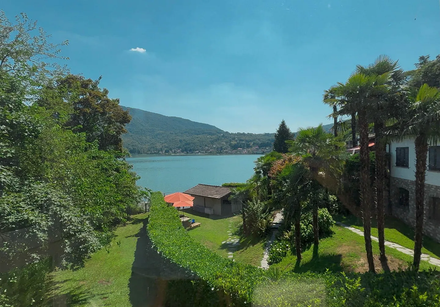 House by the Lake in Caslano with Private Dock - Photo 1 of 9