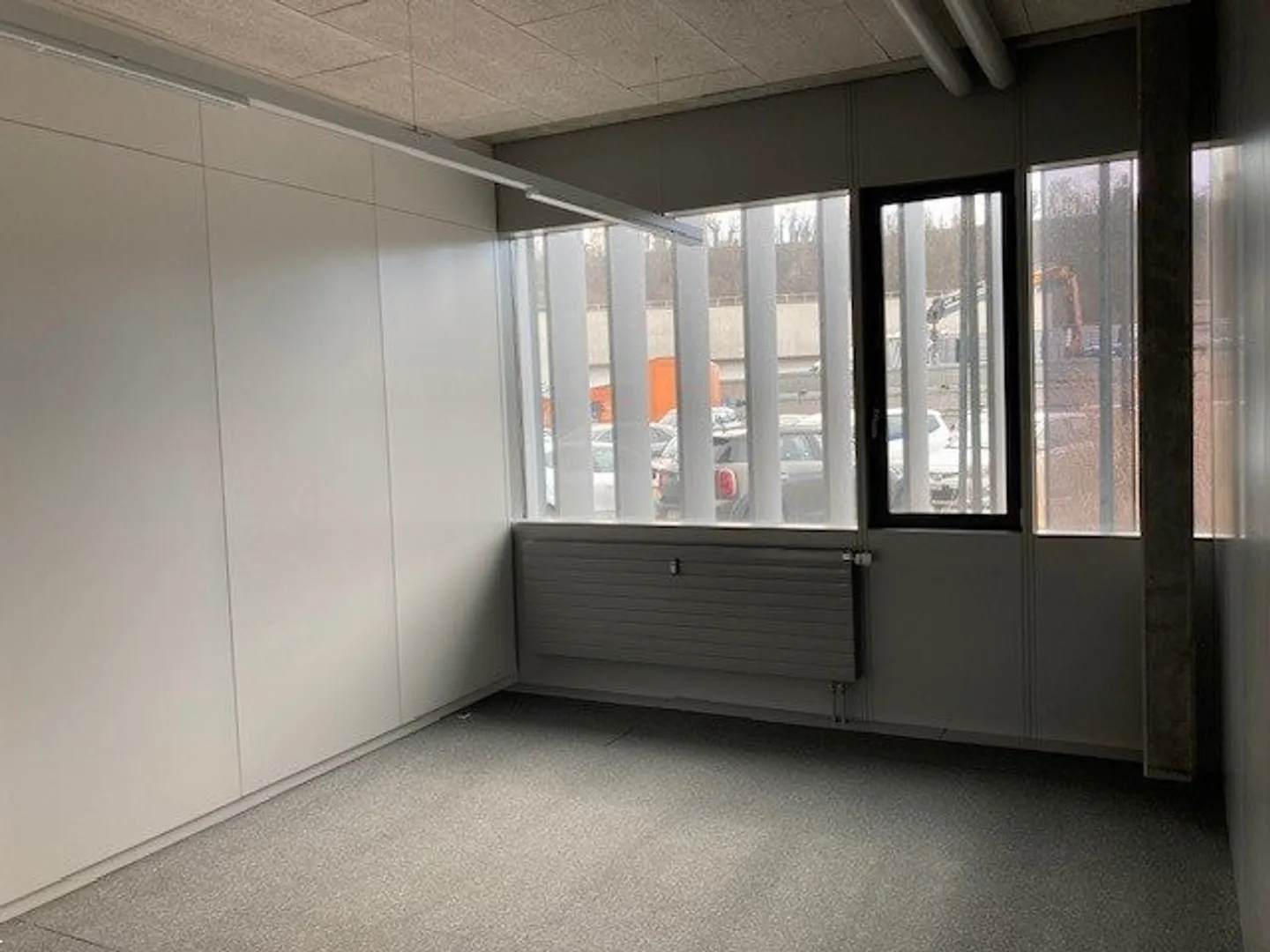 Surface administrative de 54 m2 au rez-de-chaussée - Photo 3 sur 4