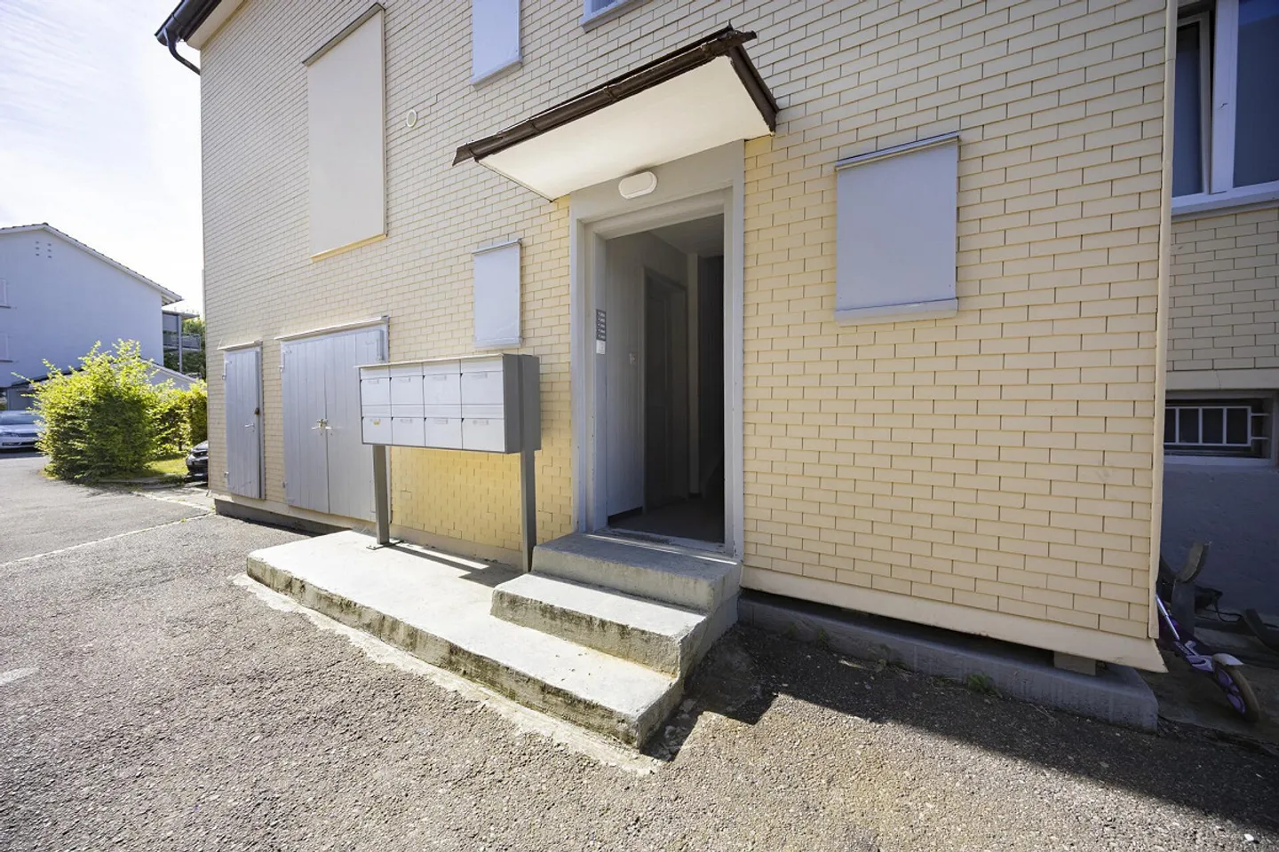 Fully Rented Multi-Family House with Eight Apartments - Photo 4 of 13