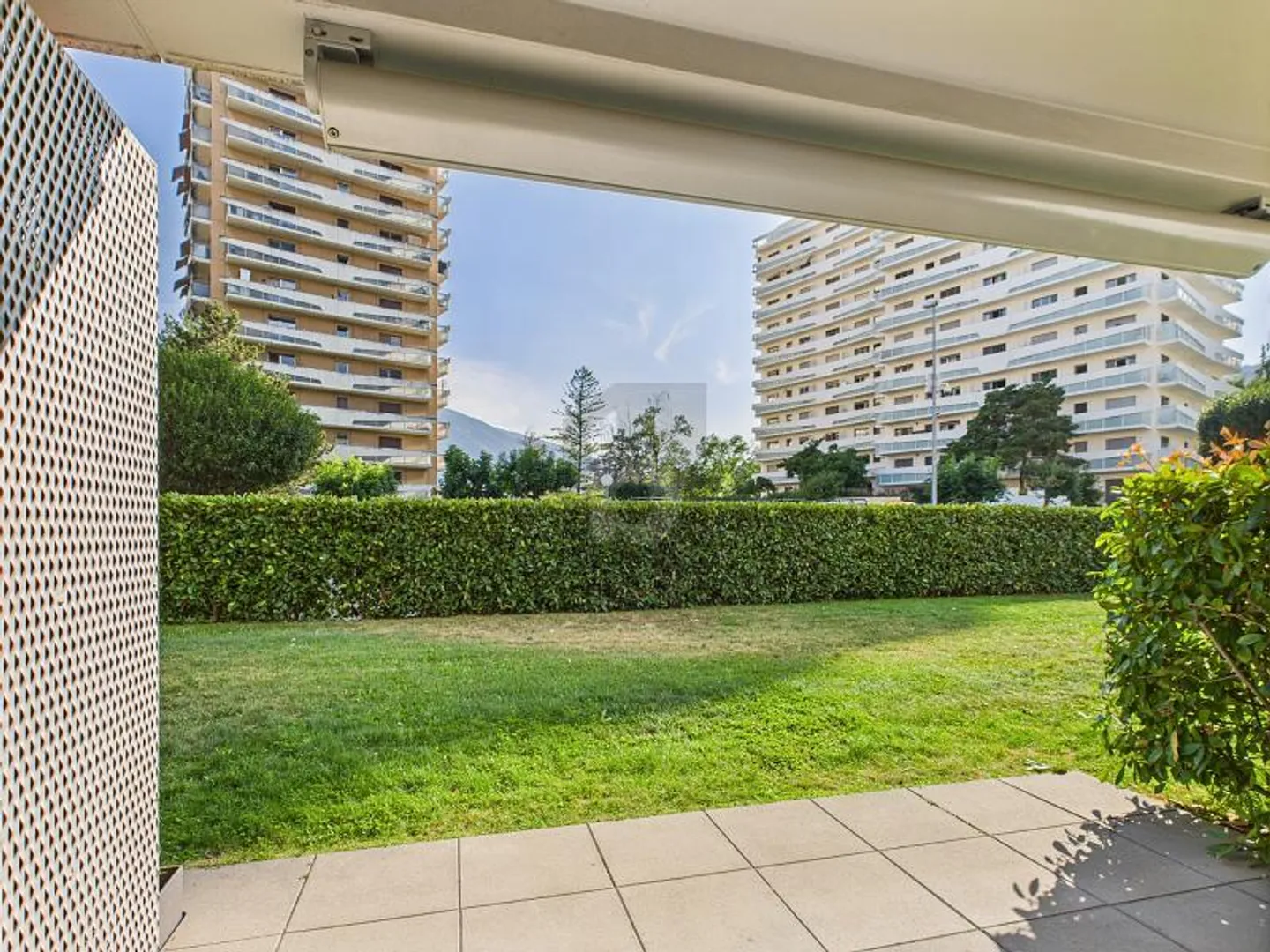 ENSOLEILLÉ AVEC TERRASSE - Foto 1 von 6