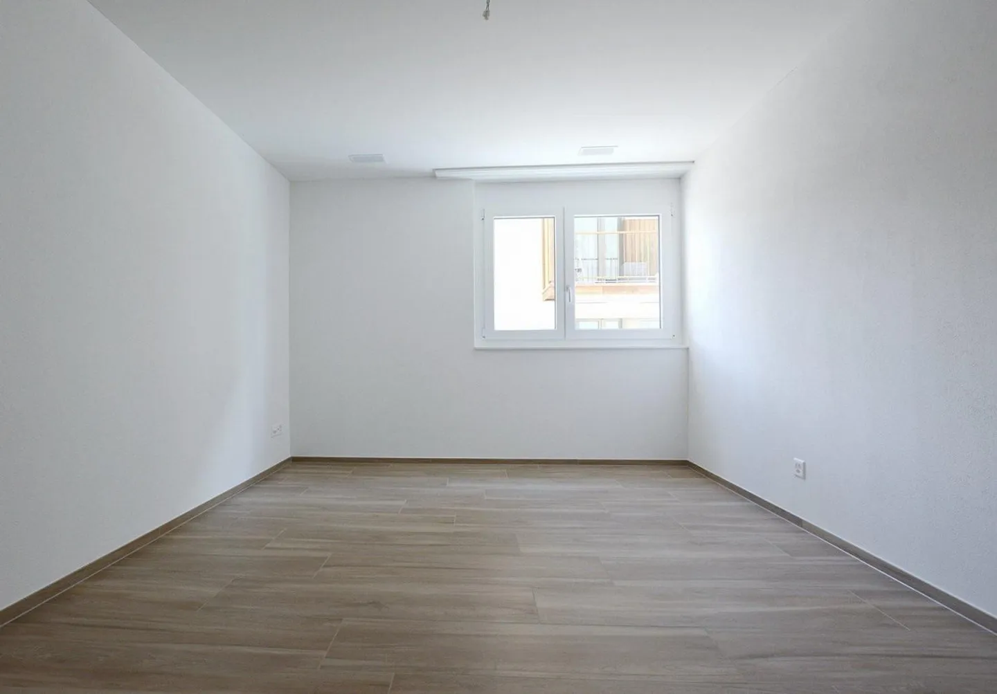 Elegant Garden Apartment in the Center of Oberlunkhofen - Photo 6 of 8