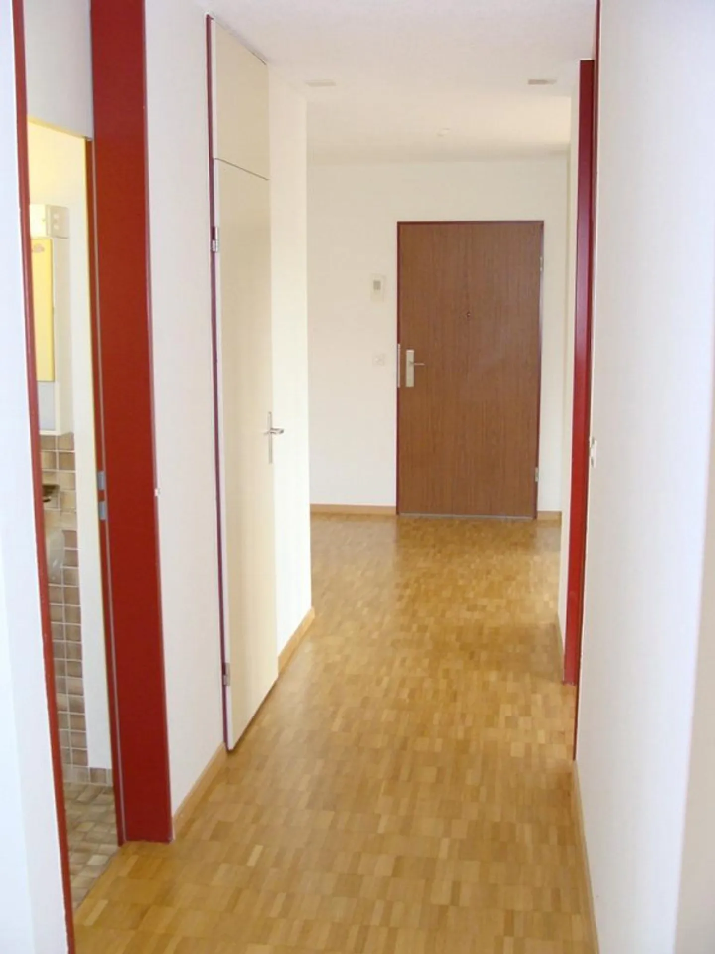 Spacious apartment in a beautiful location! "Rent without deposit" - Photo 7 of 8